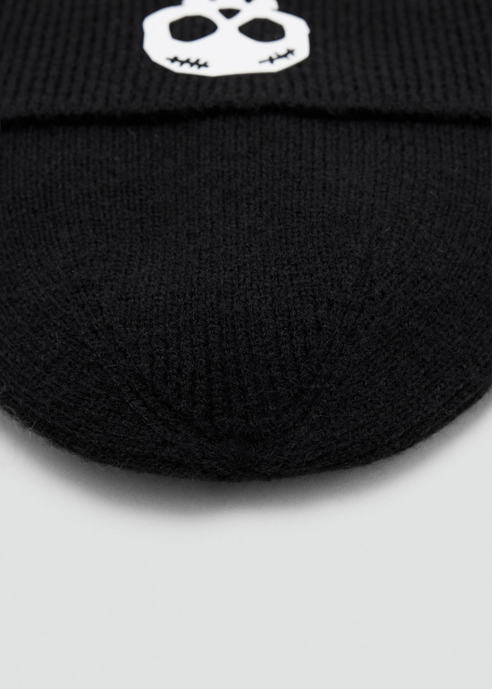 Ribbed beanie with raised detail - Details of the article 1
