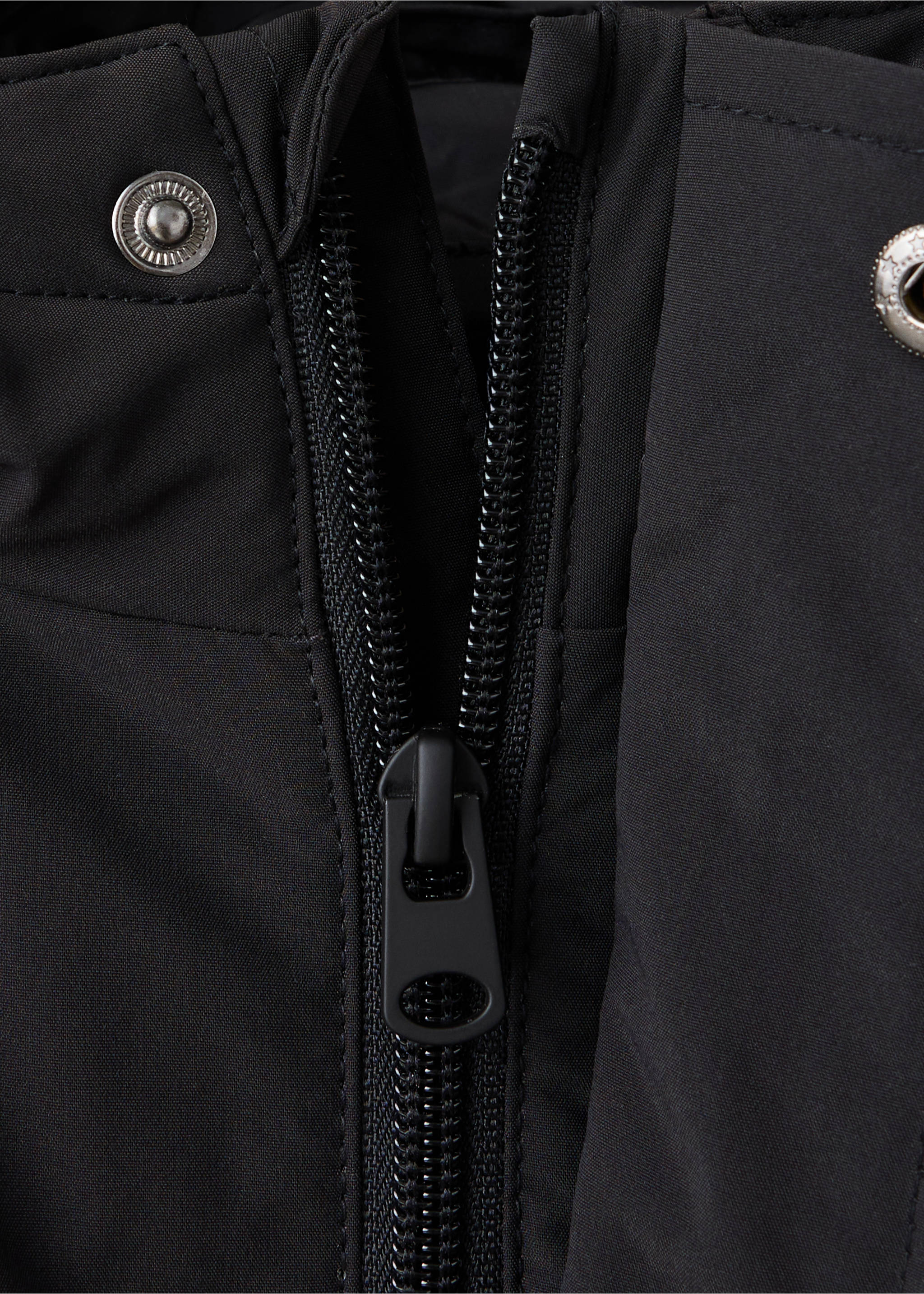 Anorak matelassé capuche imitation fourrure - Détail de l'article 8, Noir. Ref: 37067770-00.
