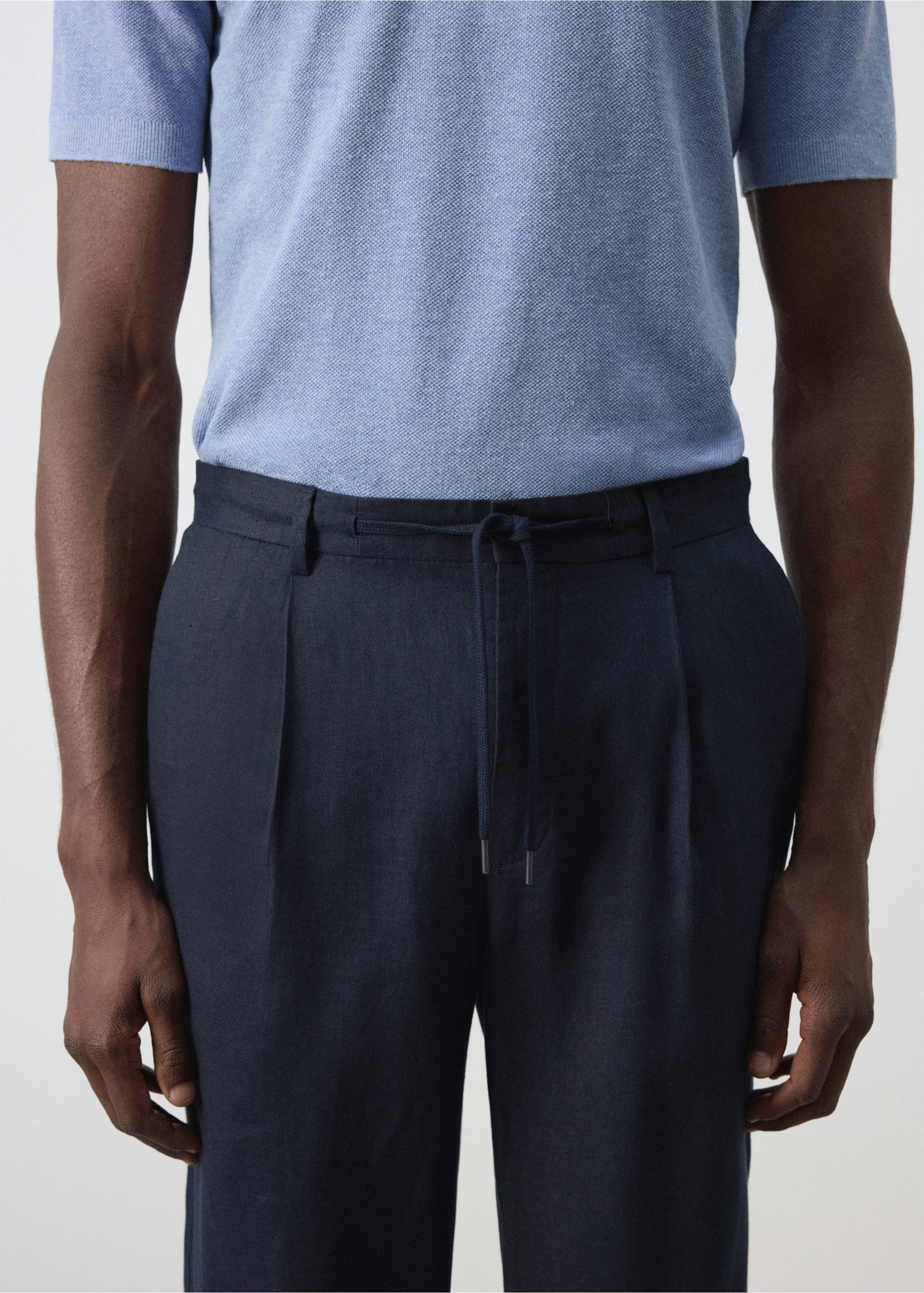 Pantalon 100 % lin, coupe relaxed fit, cordon de serrage - Détail de l'article 1, Bleu nuit. Ref: 37067772-00.