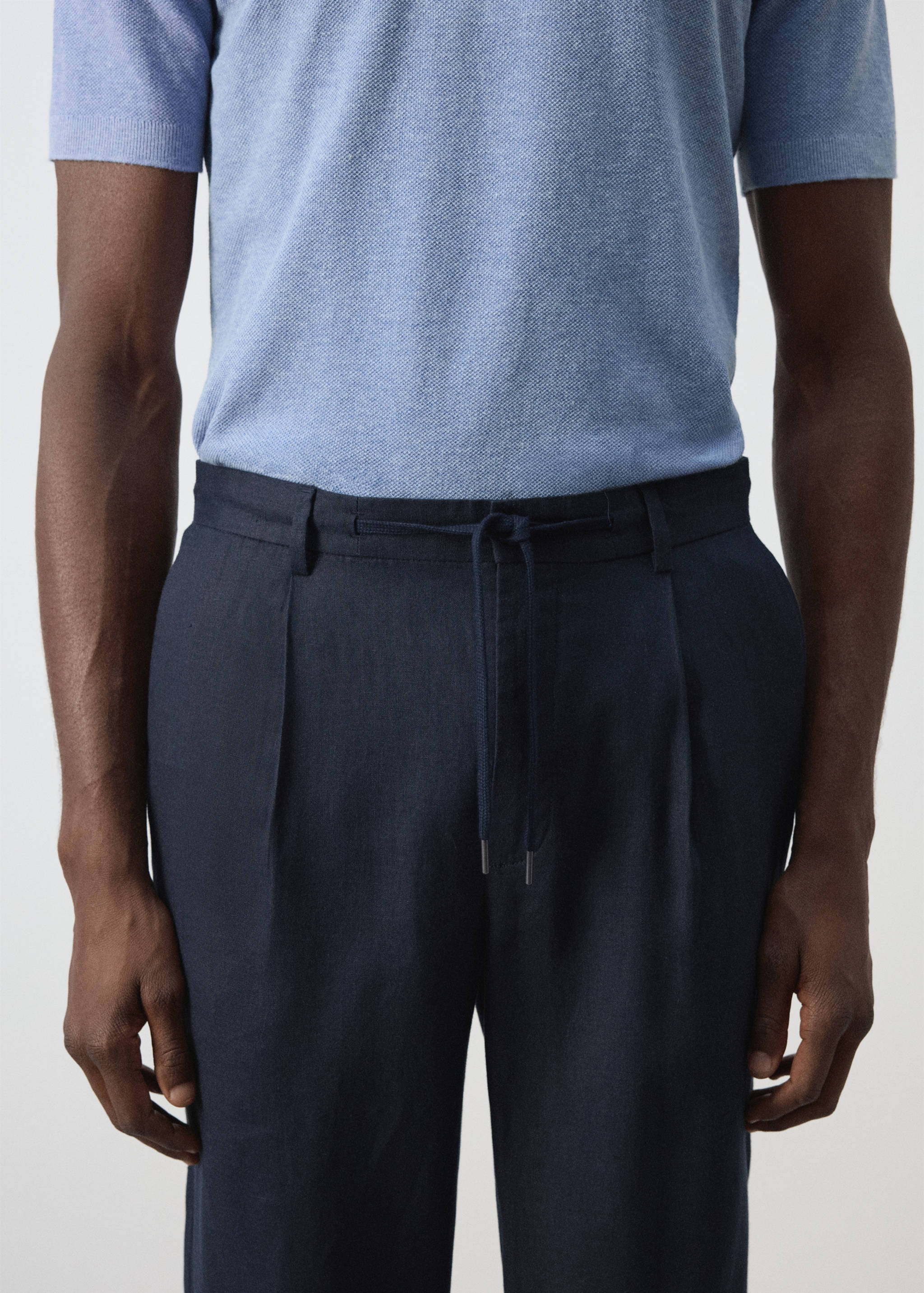 Pantalon 100 % lin, coupe relaxed fit, cordon de serrage - Détail de l'article 1