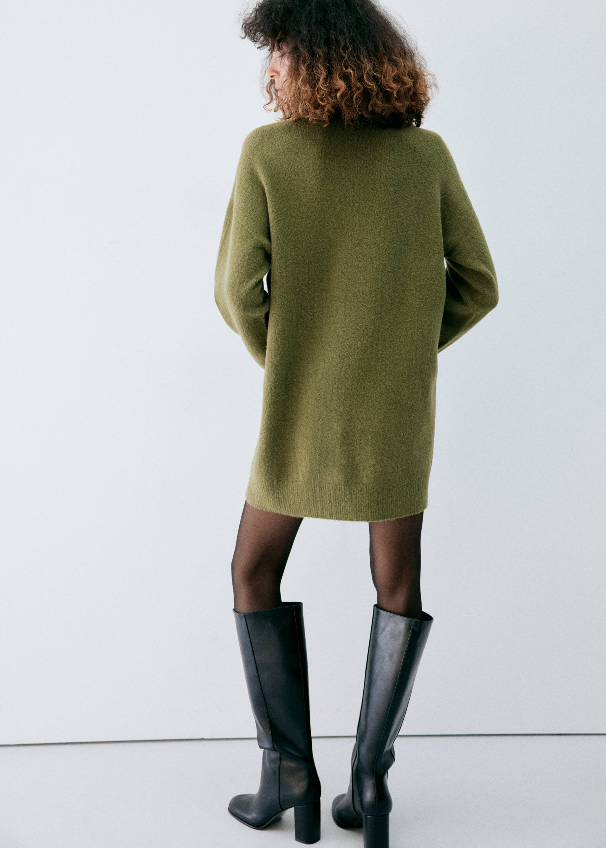 Long-sleeved knit dress - Reverse of the article