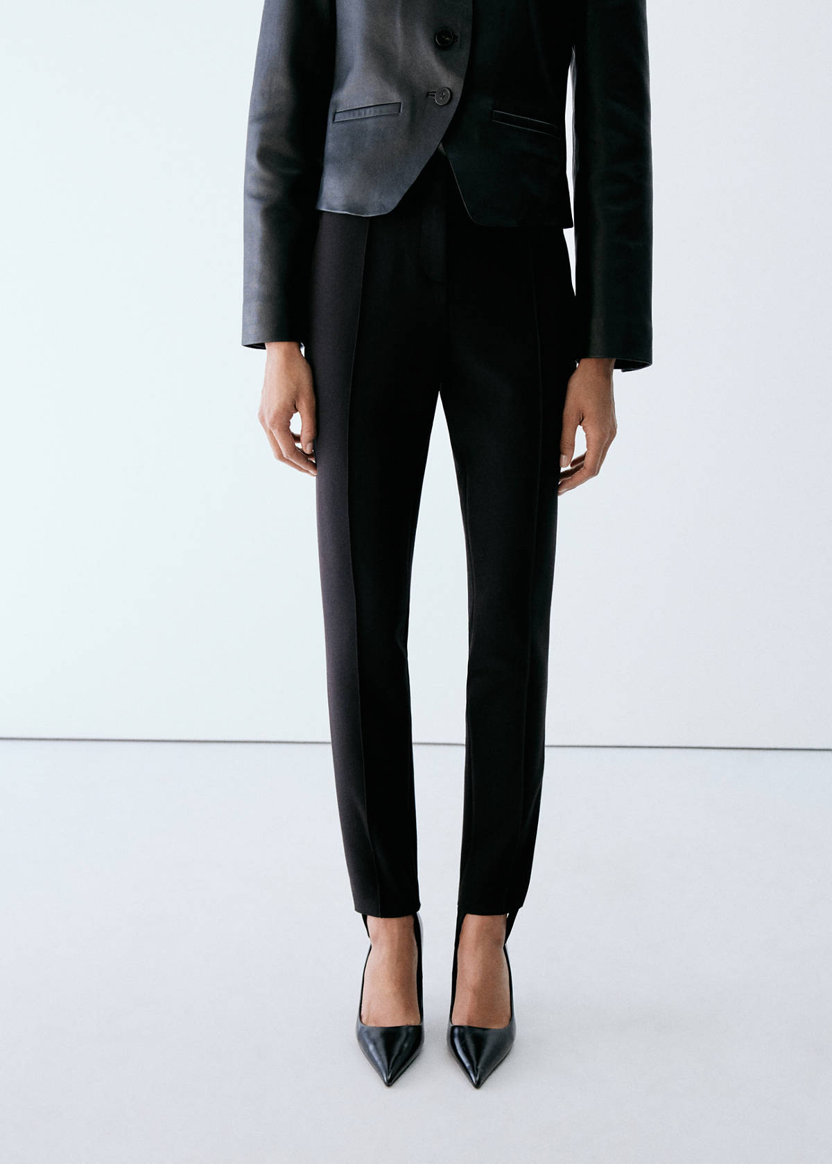 Tailored stirrup trousers — Black