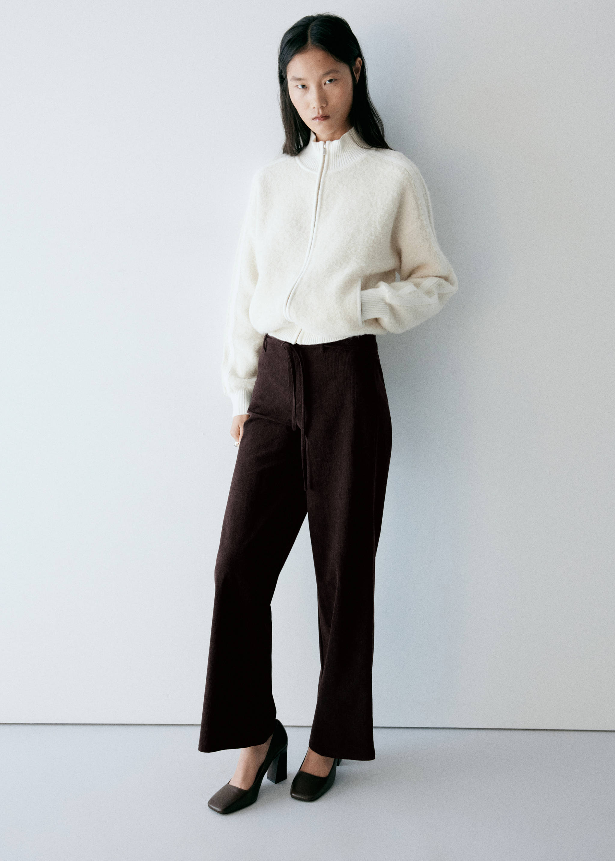 Pantalon en velours côtelé avec cordon de serrage - Détail de l'article 4