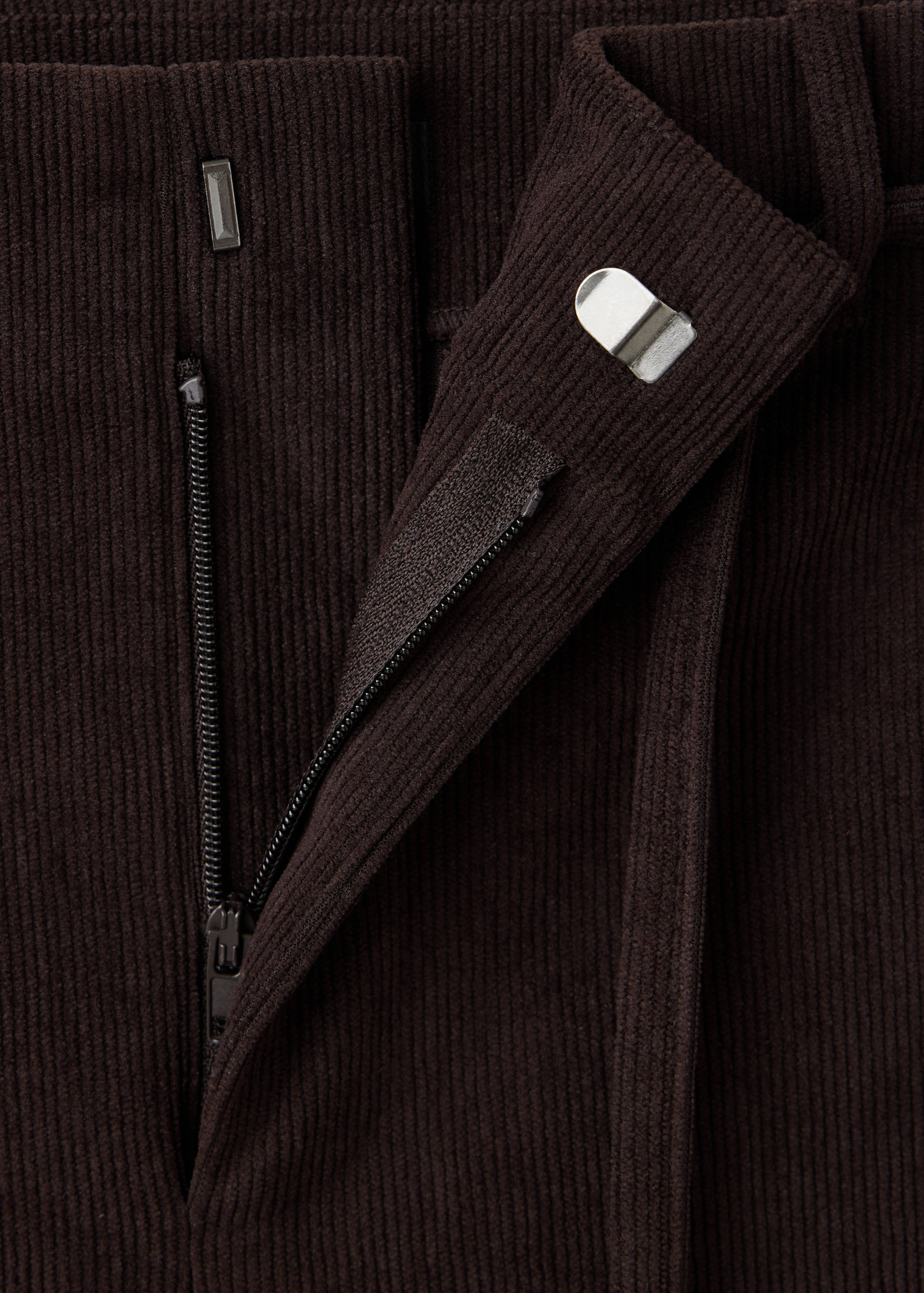 Pantalon en velours côtelé avec cordon de serrage - Détail de l'article 8