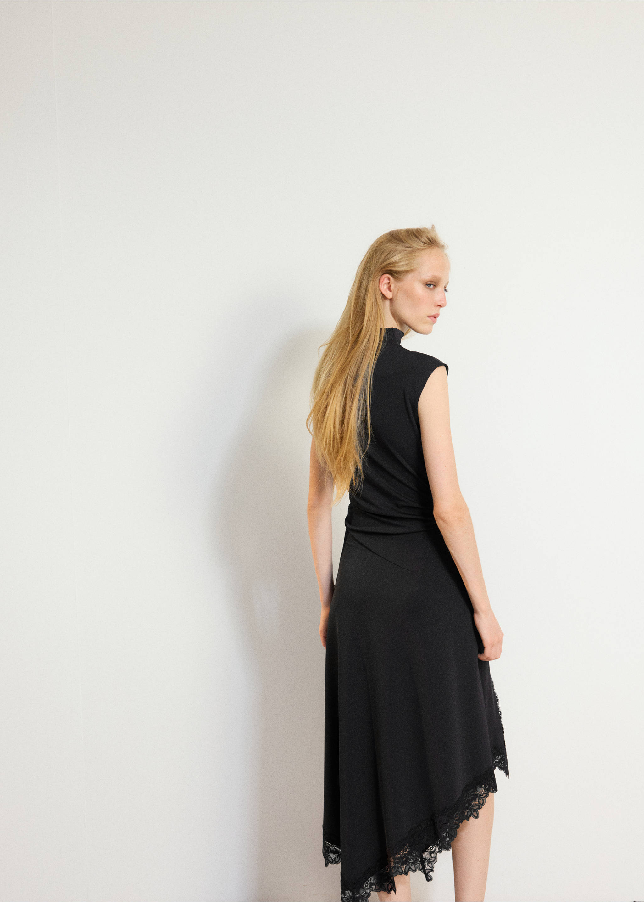 Vestido asimétrico encaje - Reverso del artículo, Negro. Ref: 37067785-00.