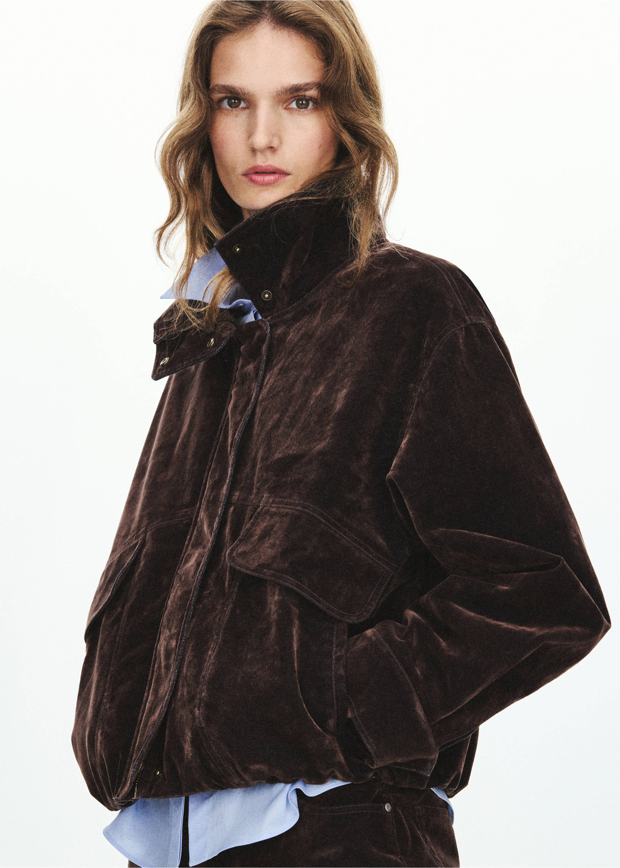 Dark brown velvet jacket with high collar and flap pockets., Brown. Ref: 37067792-00.