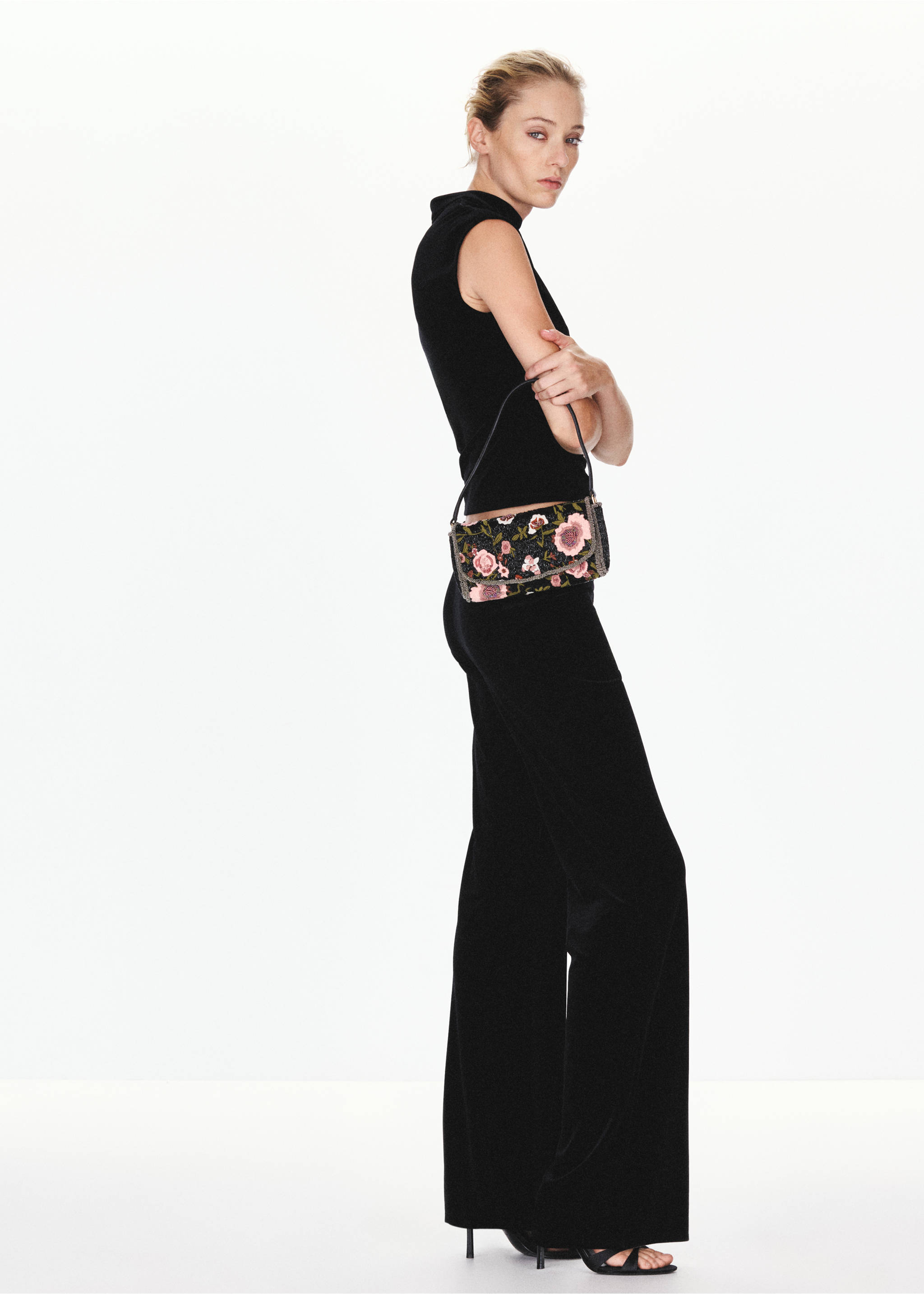 Ausgestellte Hose aus Samt - Allgemeine Ansicht, Schwarz. Ref: 37067795-00.