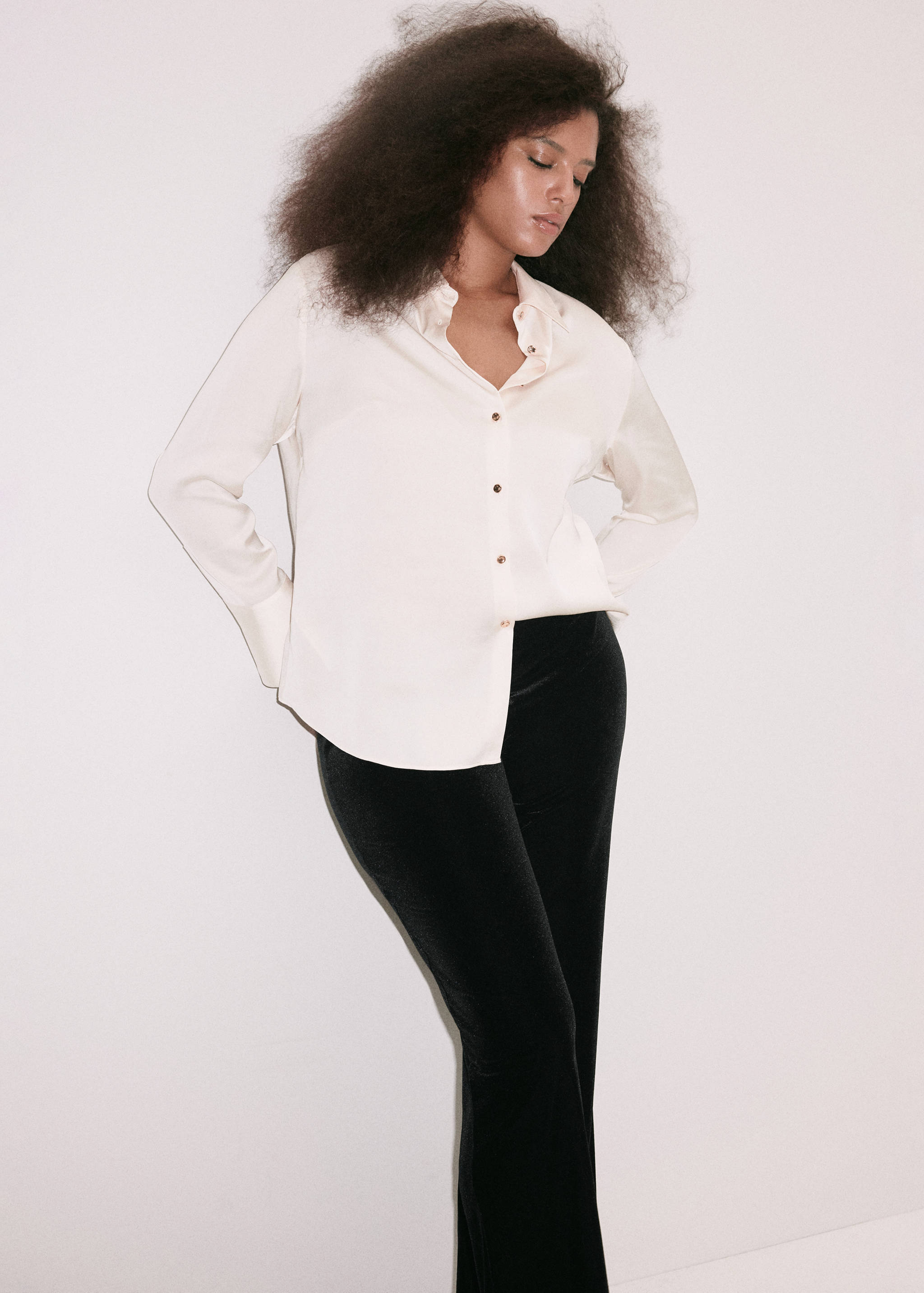 Flared velvet trousers - Details of the article 6