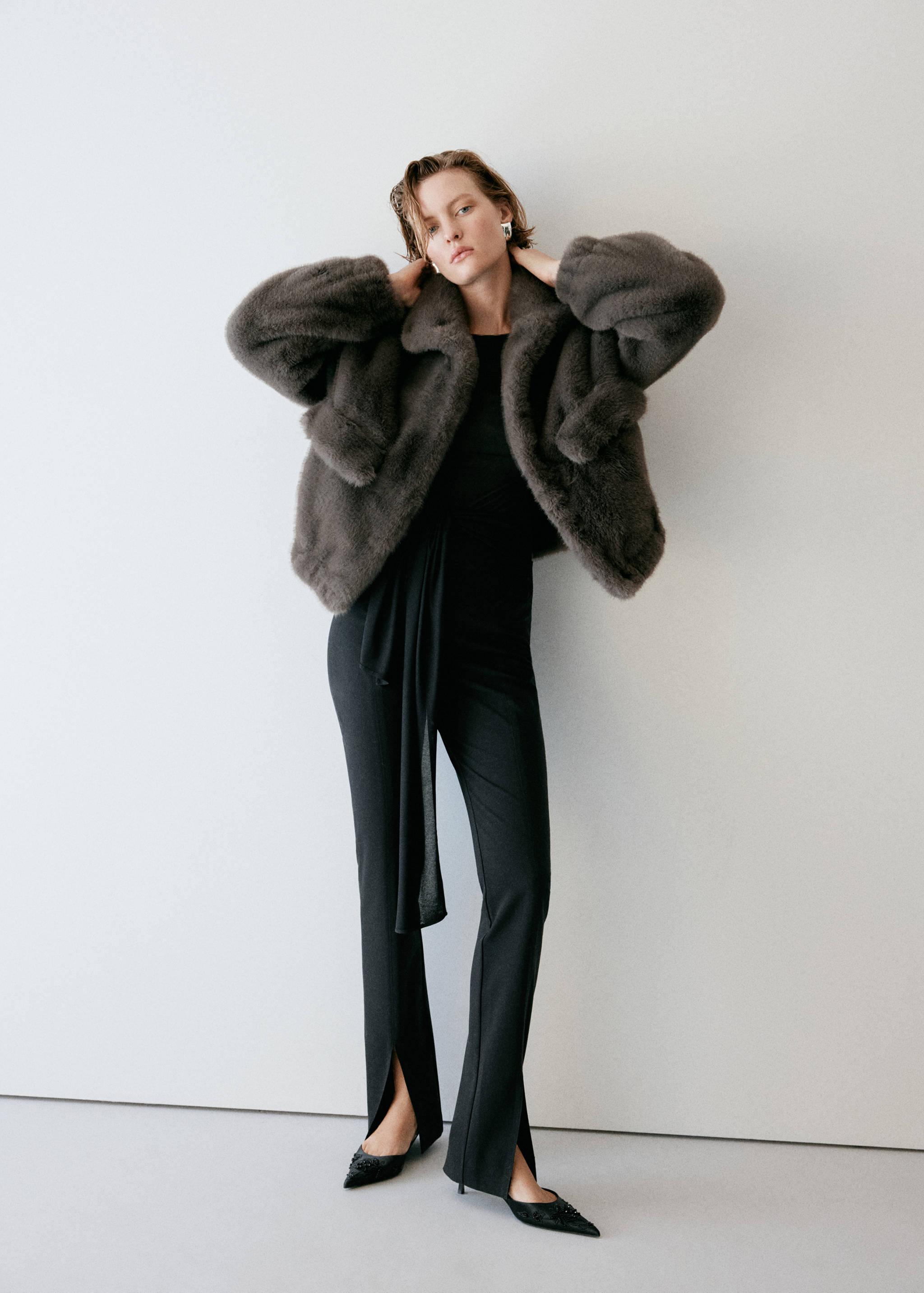 Pantalon skinny fendu en bas - Plan général