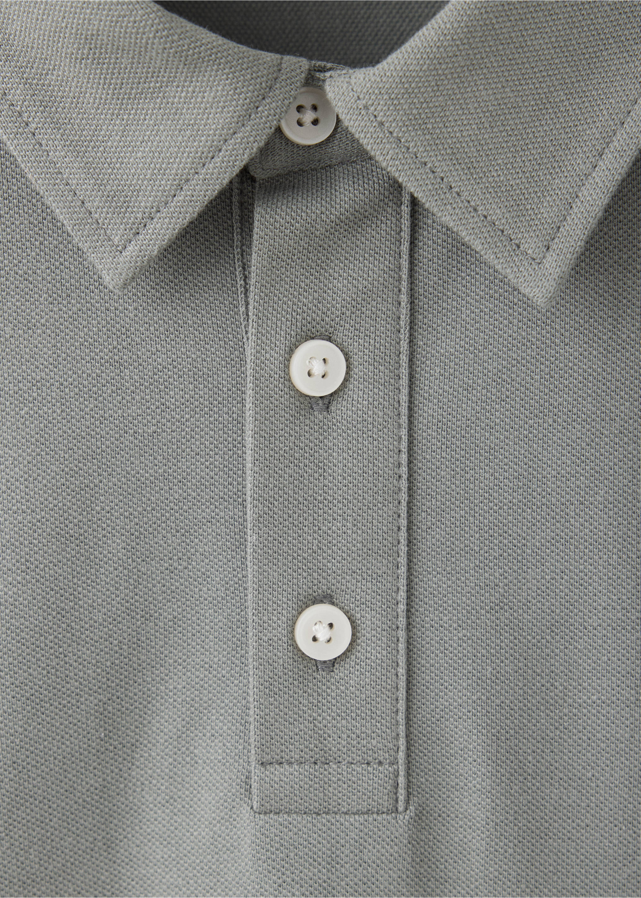 Long-sleeved cotton polo shirt with pocket - Details of the article 8, Khaki. Ref: 37067798-00.