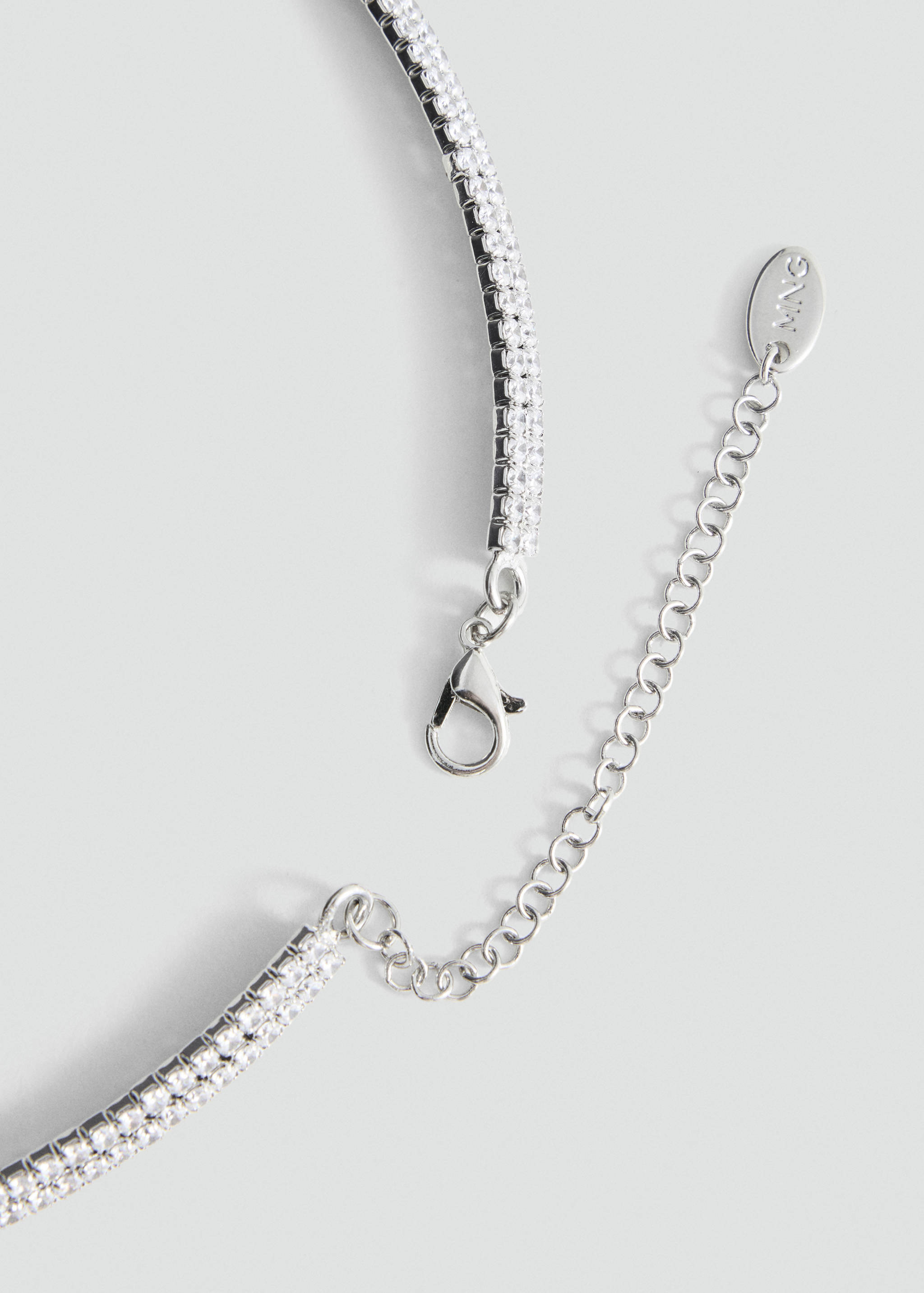 Necklace with sparkly detail - Details of the article 1