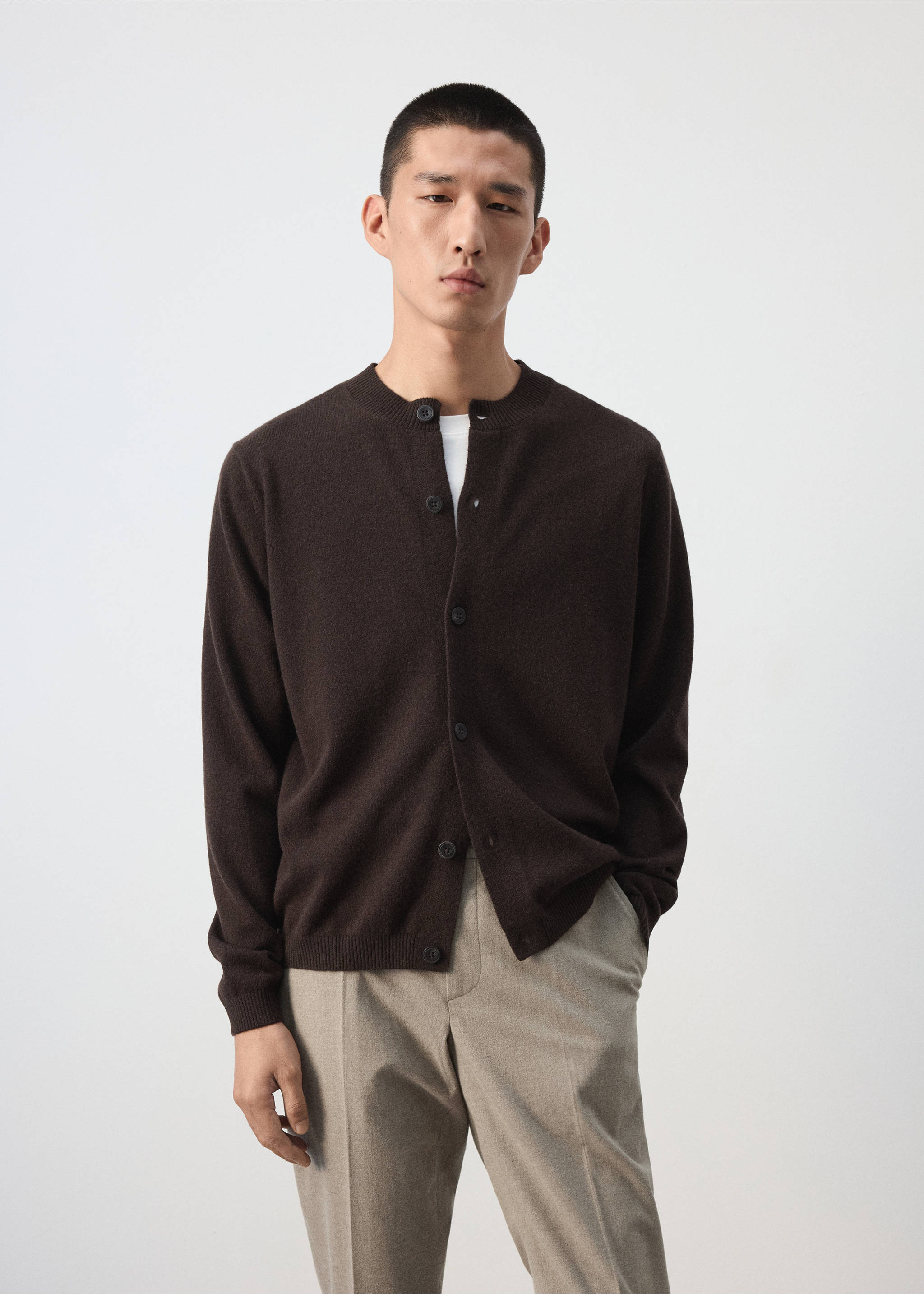 Dark brown knit cardigan with a round neckline and button fastening., Chocolate. Ref: 37067886-00.