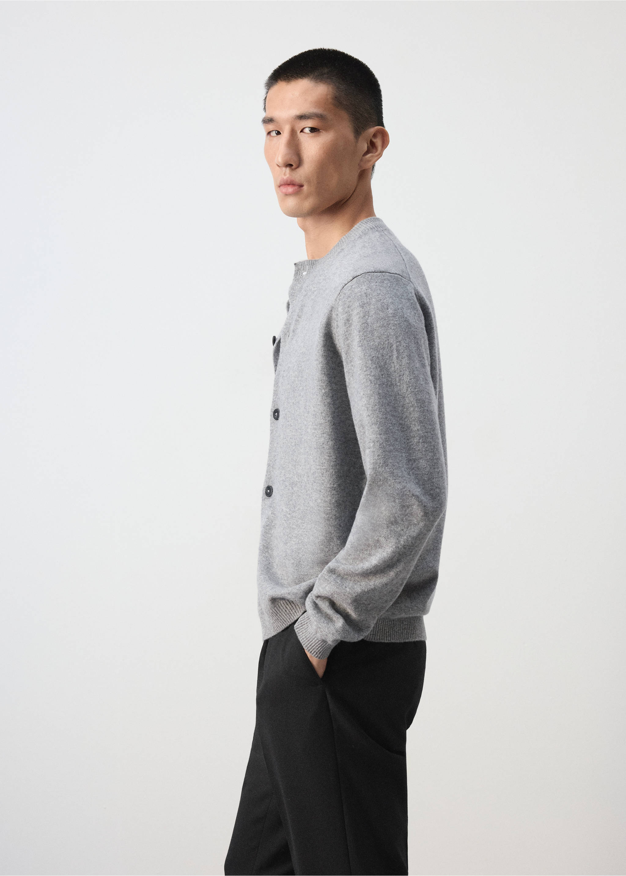 Grey fine-knit cardigan with a round neck and front button fastening., Medium Heather Grey. Ref: 37067886-00.