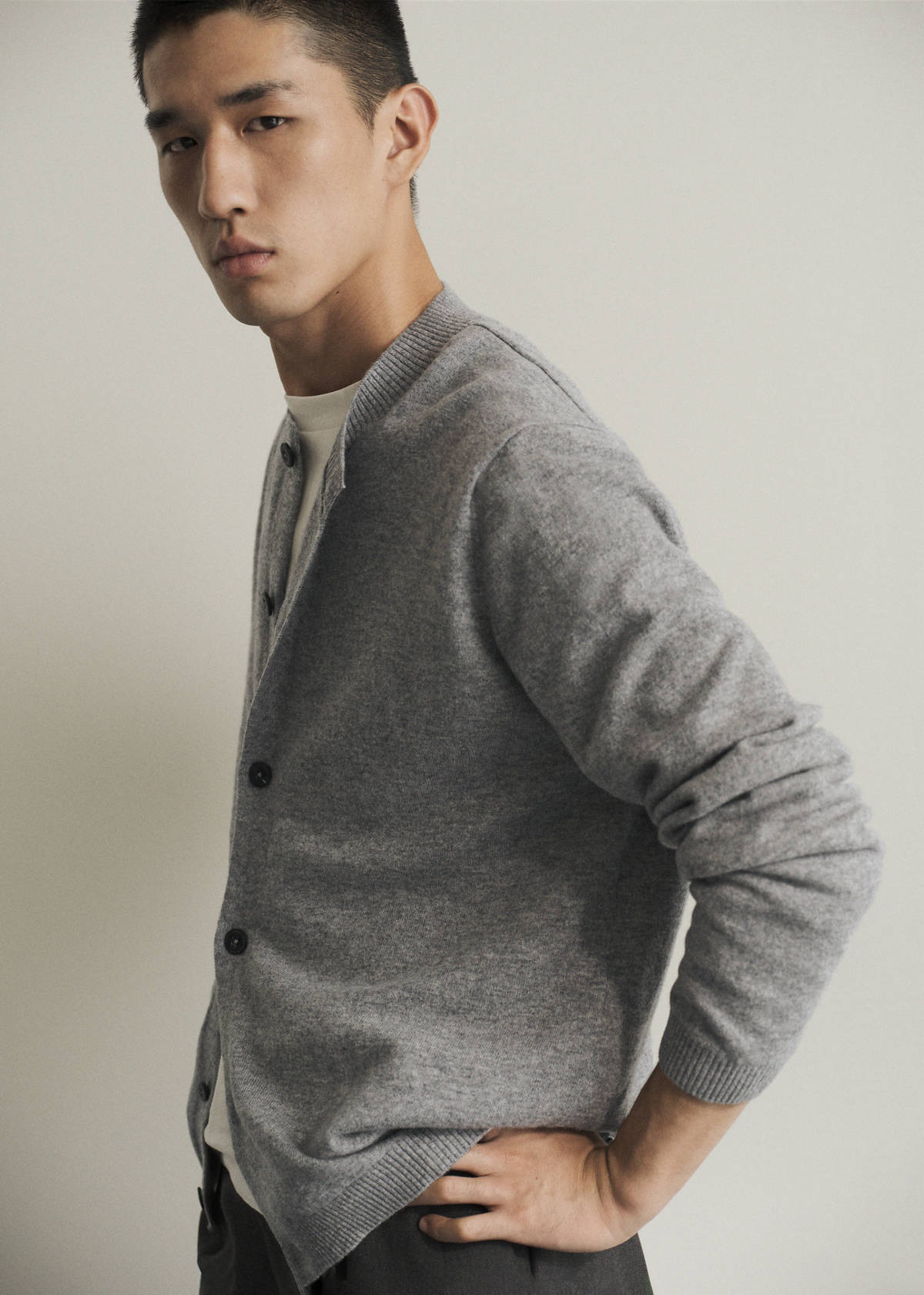 100% wool fine-knit cardigan — Medium Heather Grey