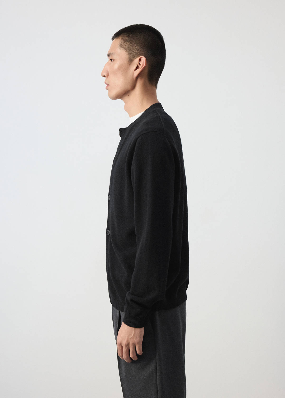 100% wool fine-knit cardigan — Black