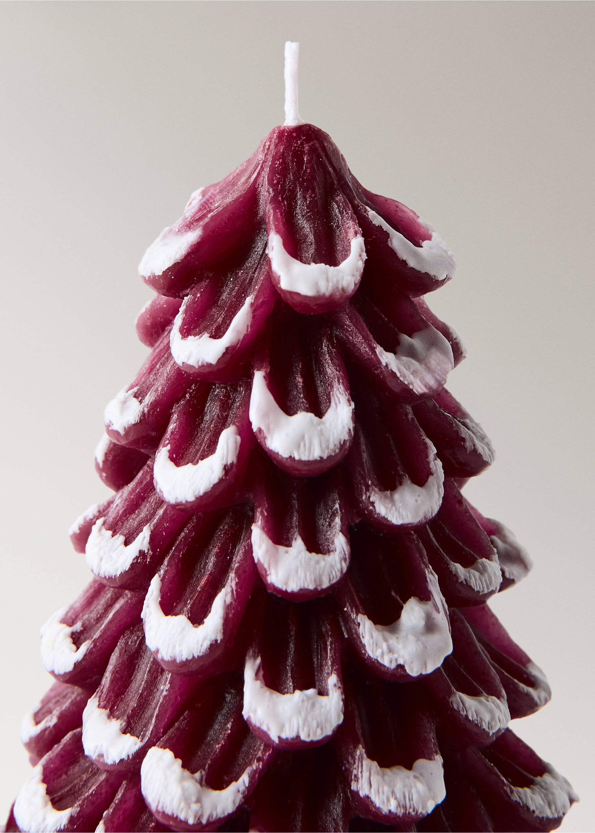 Burgundy pine tree-shaped candle with snow-effect white tips., Maroon. Ref: 37067892-00.