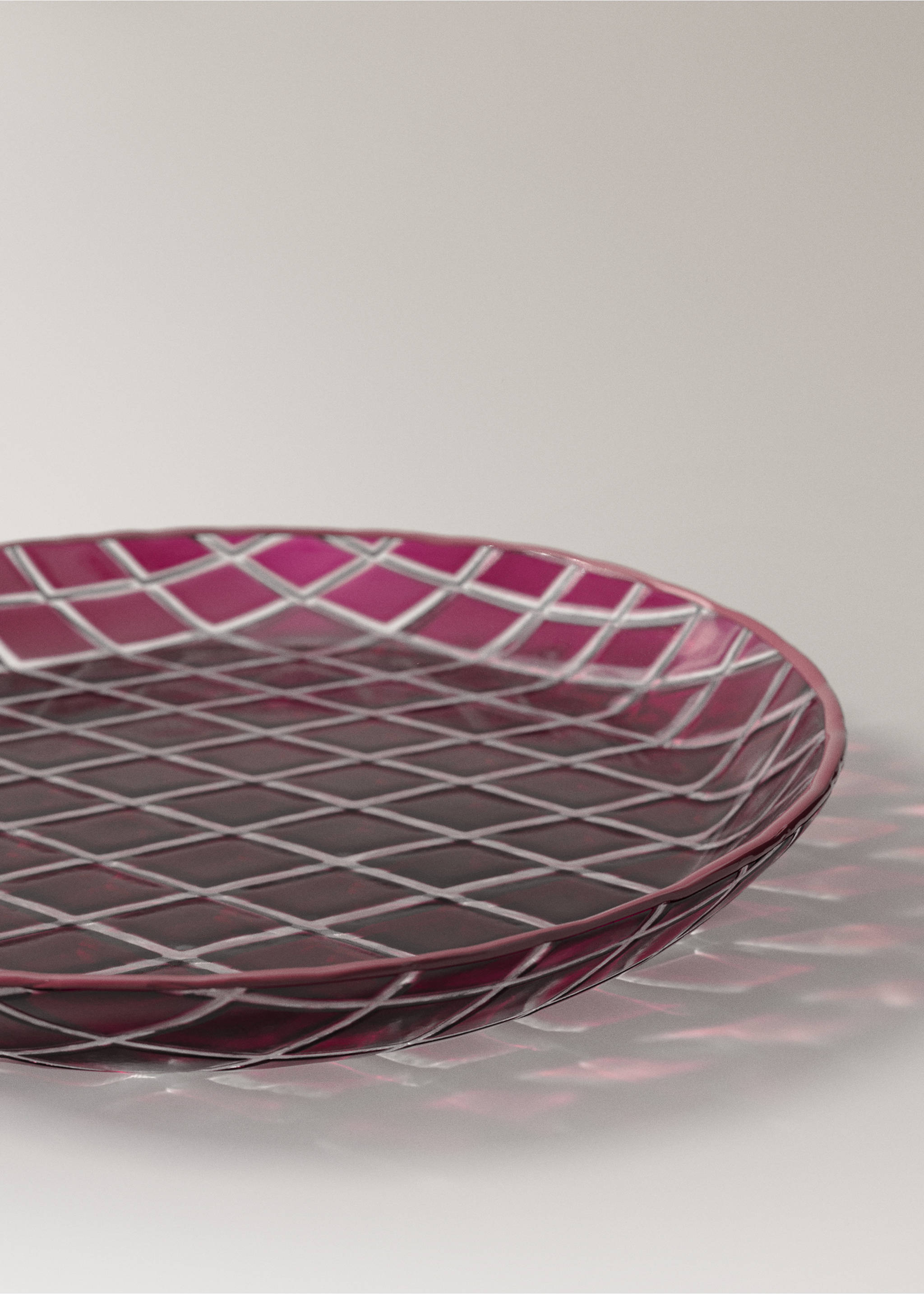 Magenta glass plate with a raised diamond lattice pattern., Red. Ref: 37067901-00.