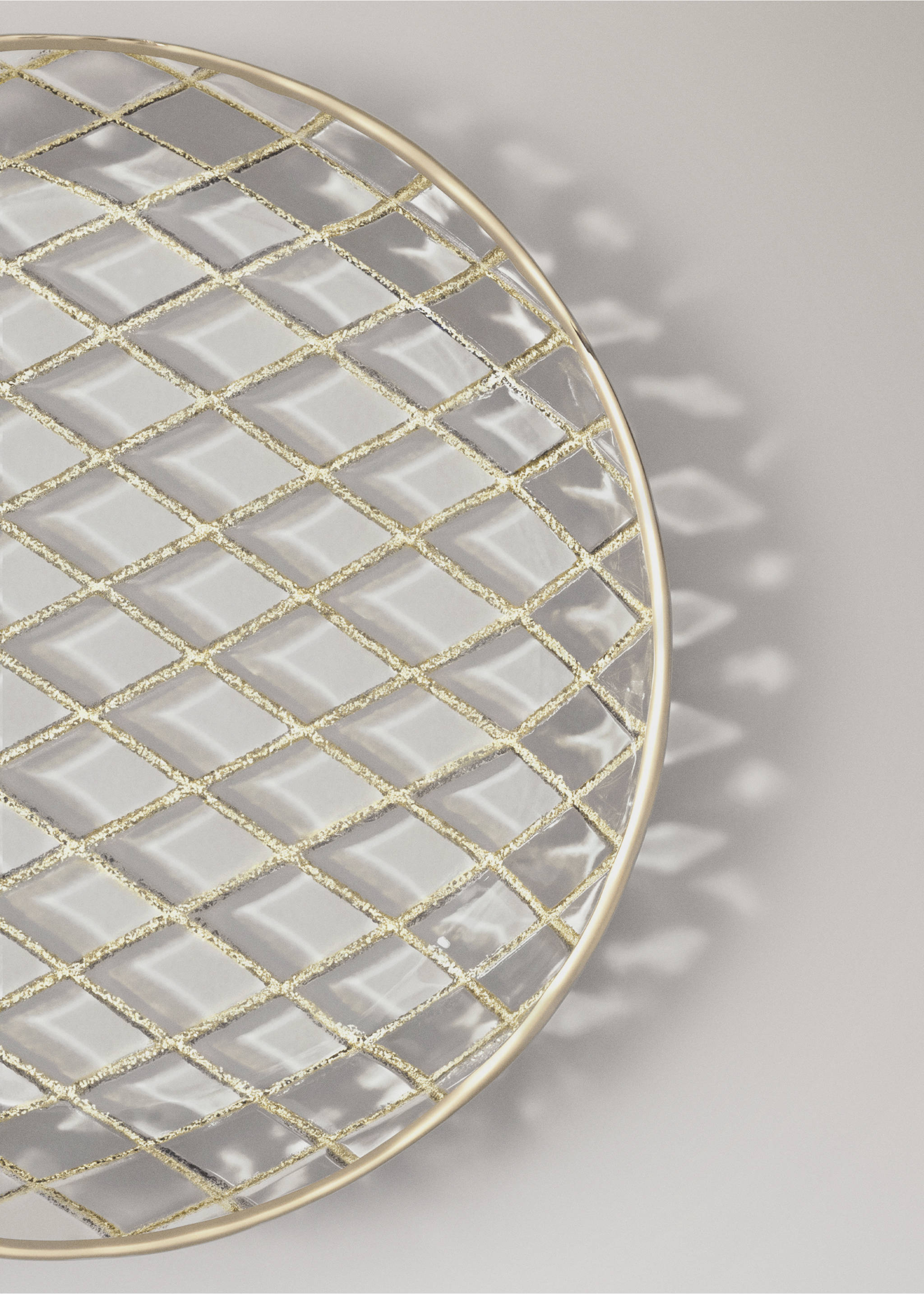 Glass plate with gold glitter diamond pattern and gold-toned rim., Gold. Ref: 37067901-00.