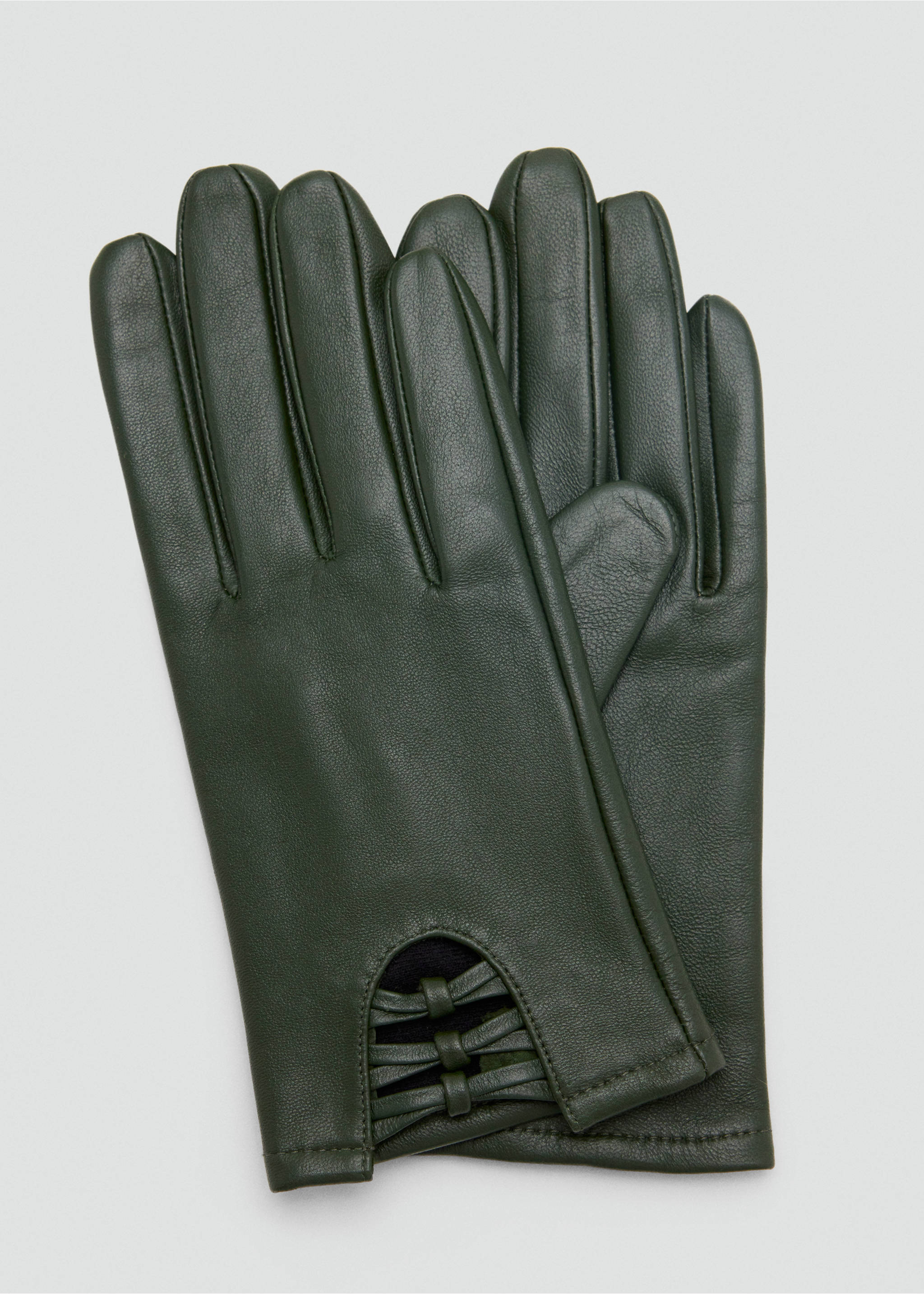 Dark green leather gloves with a cutout wrist detail., Green. Ref: 37067905-00.