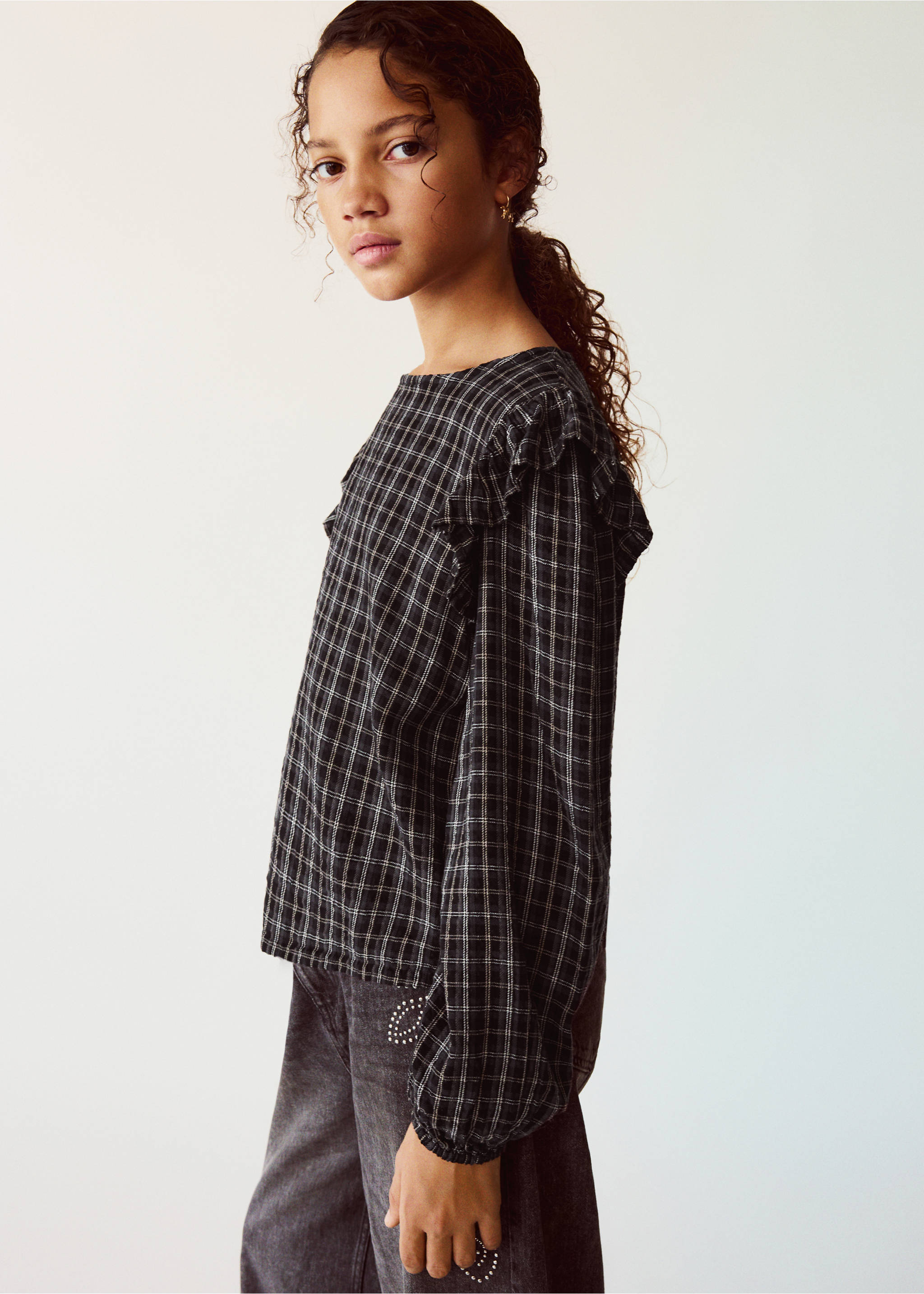 Checked blouse with ruffle detail - General plane, Black. Ref: 37067909-00.