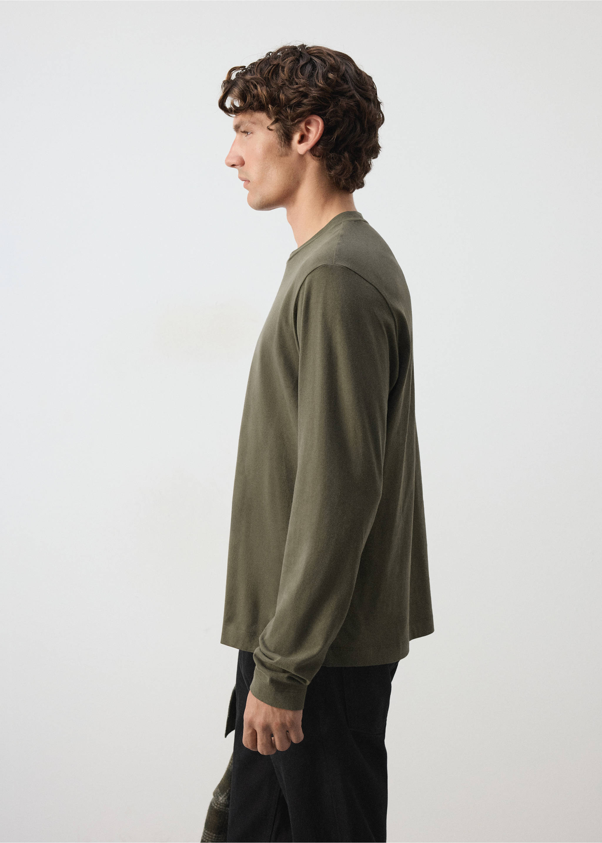 Plain 100% cotton T-shirt - Details of the article 2, Olive Green. Ref: 37067912-00.