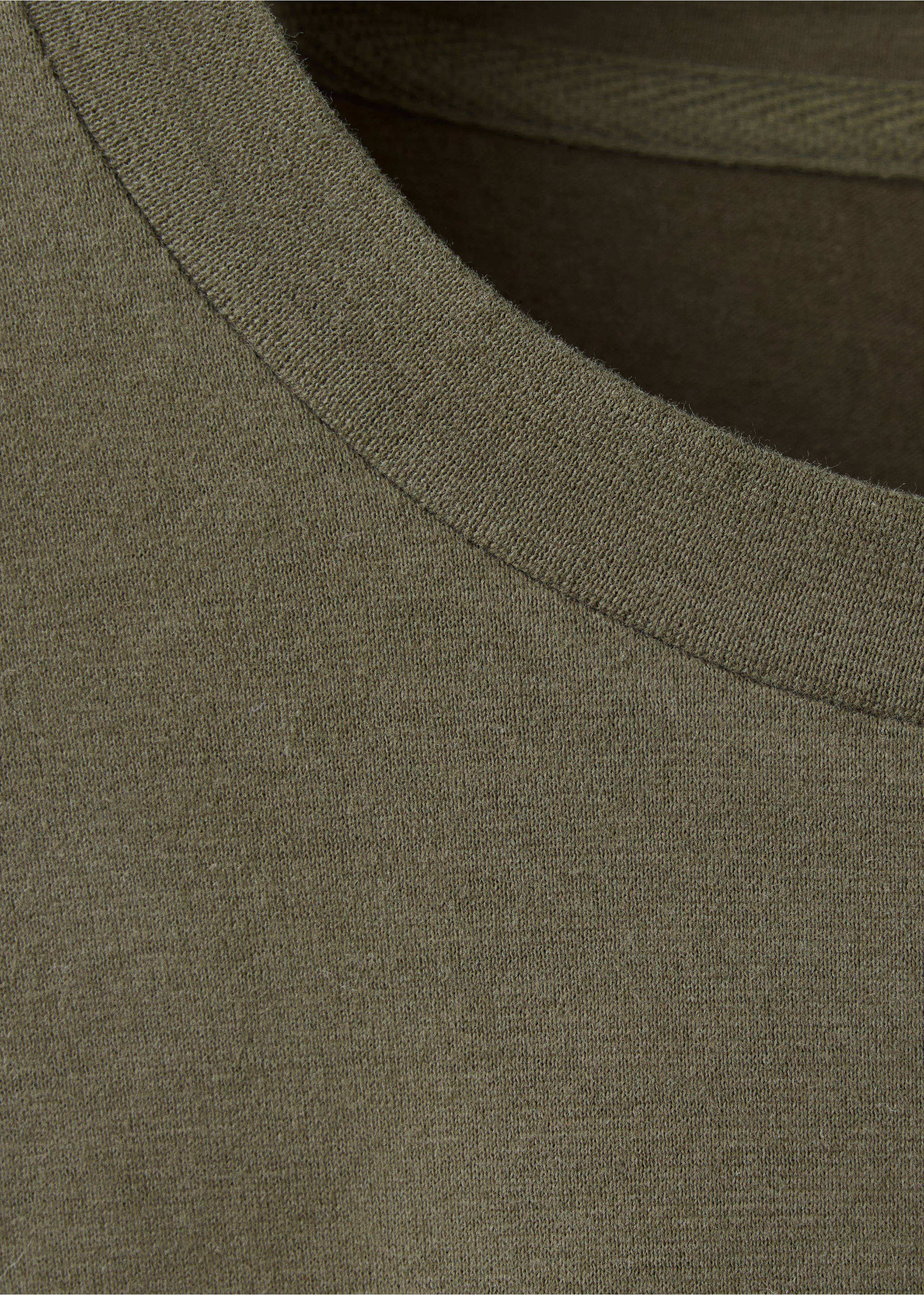 Close-up of an olive green t-shirt showing the ribbed crew neckline., Olive Green. Ref: 37067912-00.