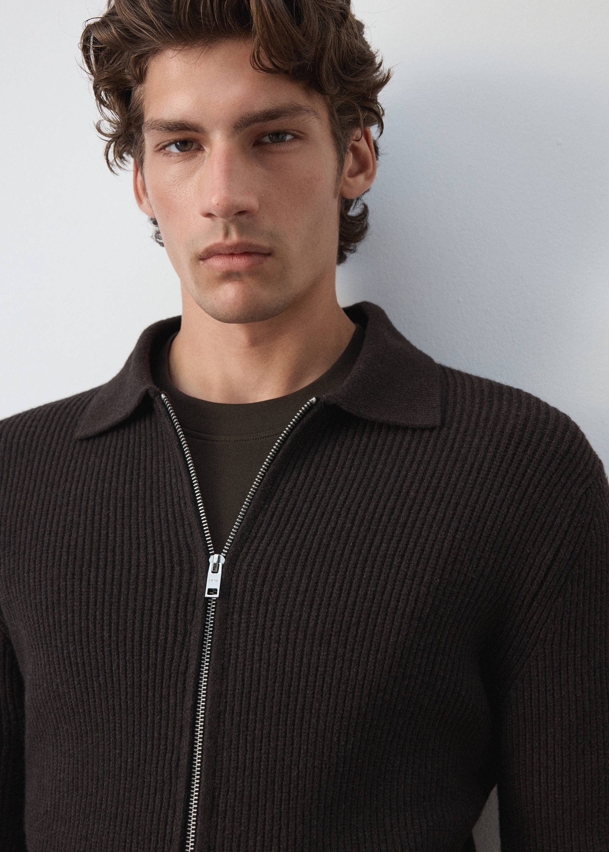 Cardigan en mélange de laine et coton, côtelé - Détail de l'article 1