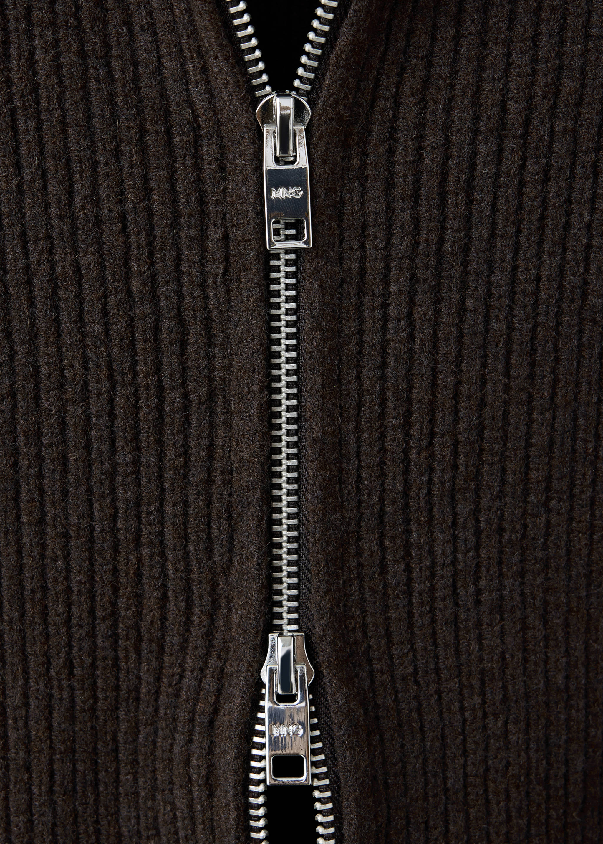 Cardigan en mélange de laine et coton, côtelé - Détail de l'article 0