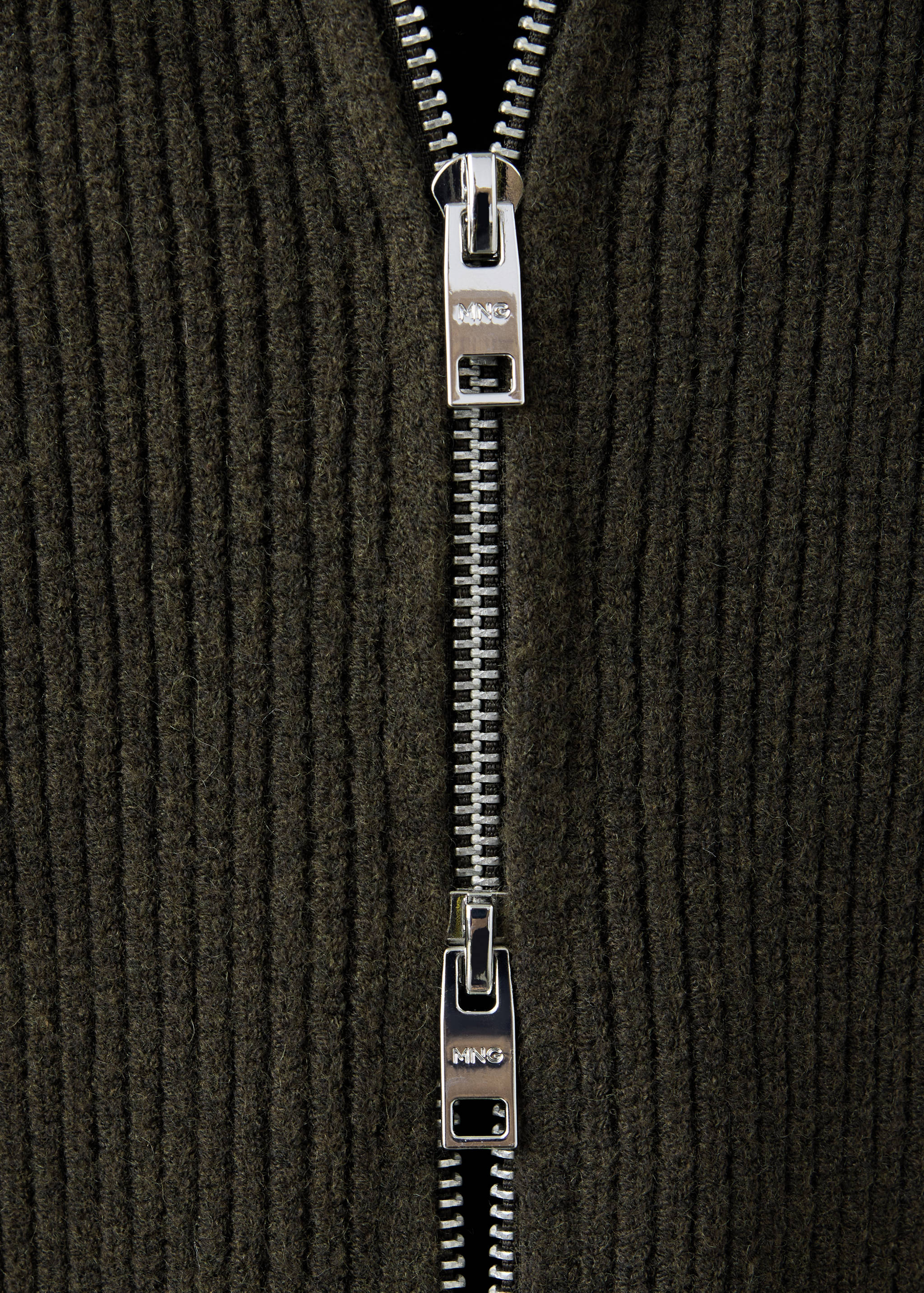 Cardigan en mélange de laine et coton, côtelé - Détail de l'article 0