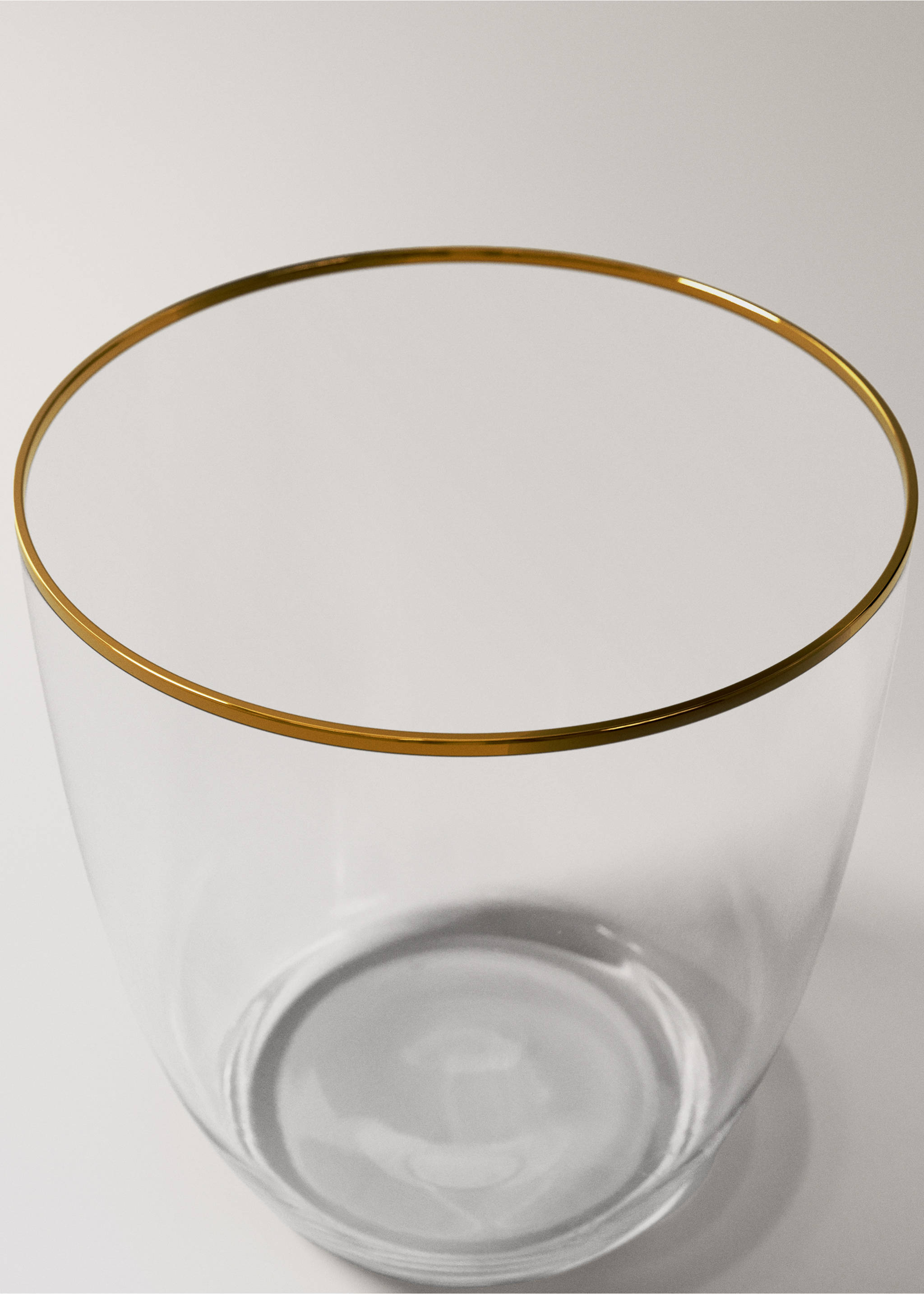 Clear glass tumbler featuring a gold-coloured rim., Gold. Ref: 37067919-00.