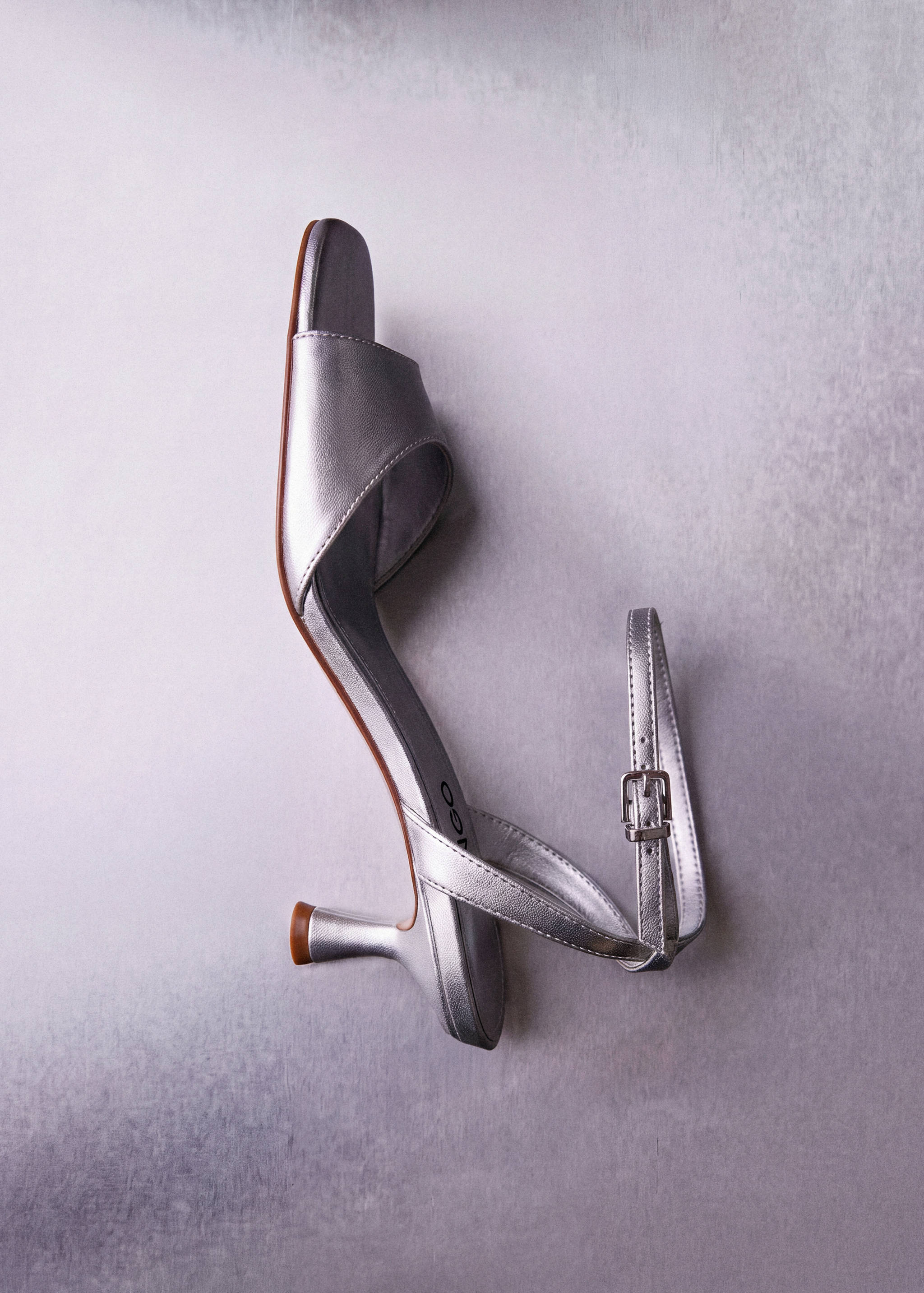 Metallic-effect heeled sandals - Details of the article 5