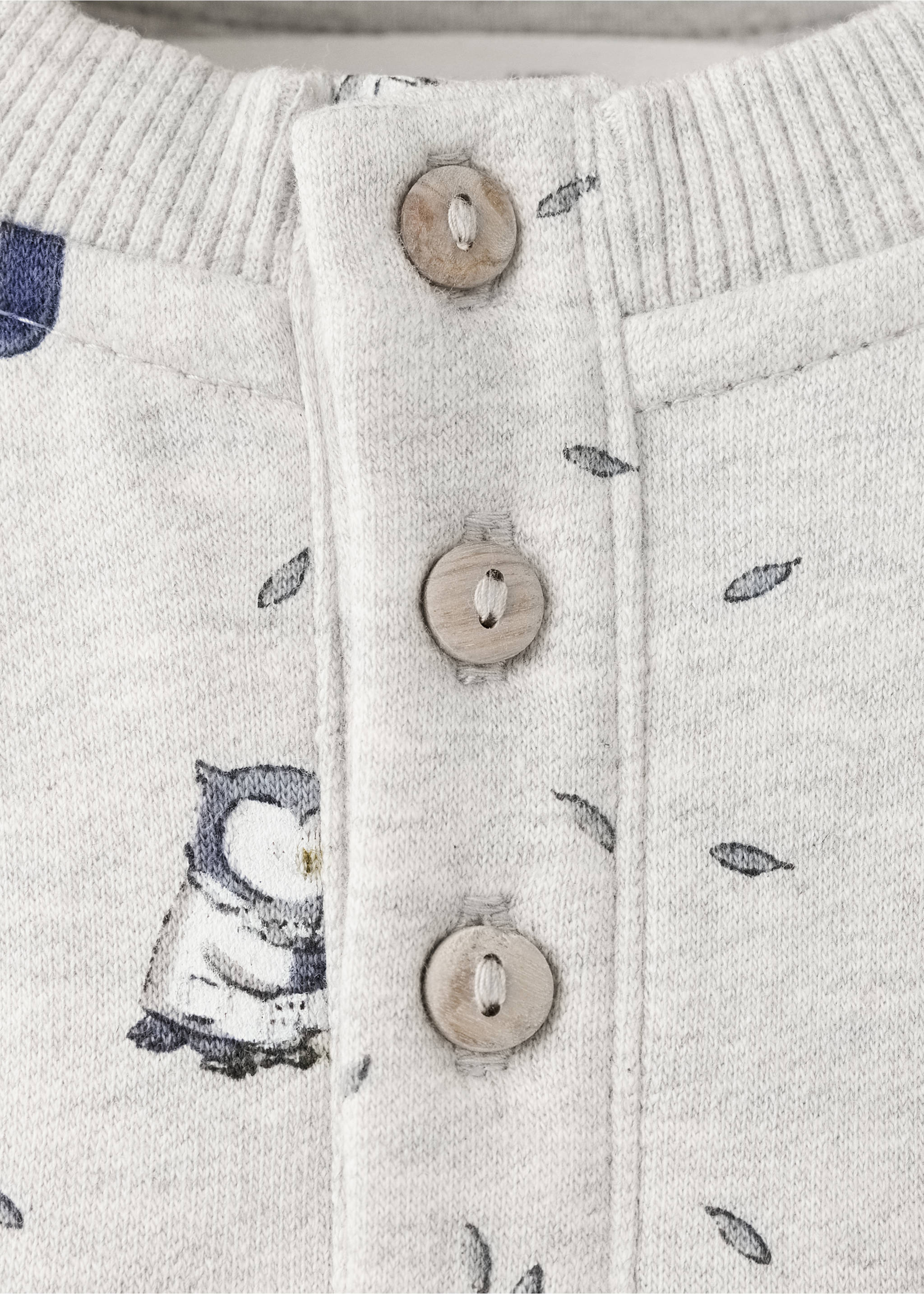 Grey children's sweatshirt neckline detail with wooden buttons, Light Heather Grey. Ref: 37067932-00.