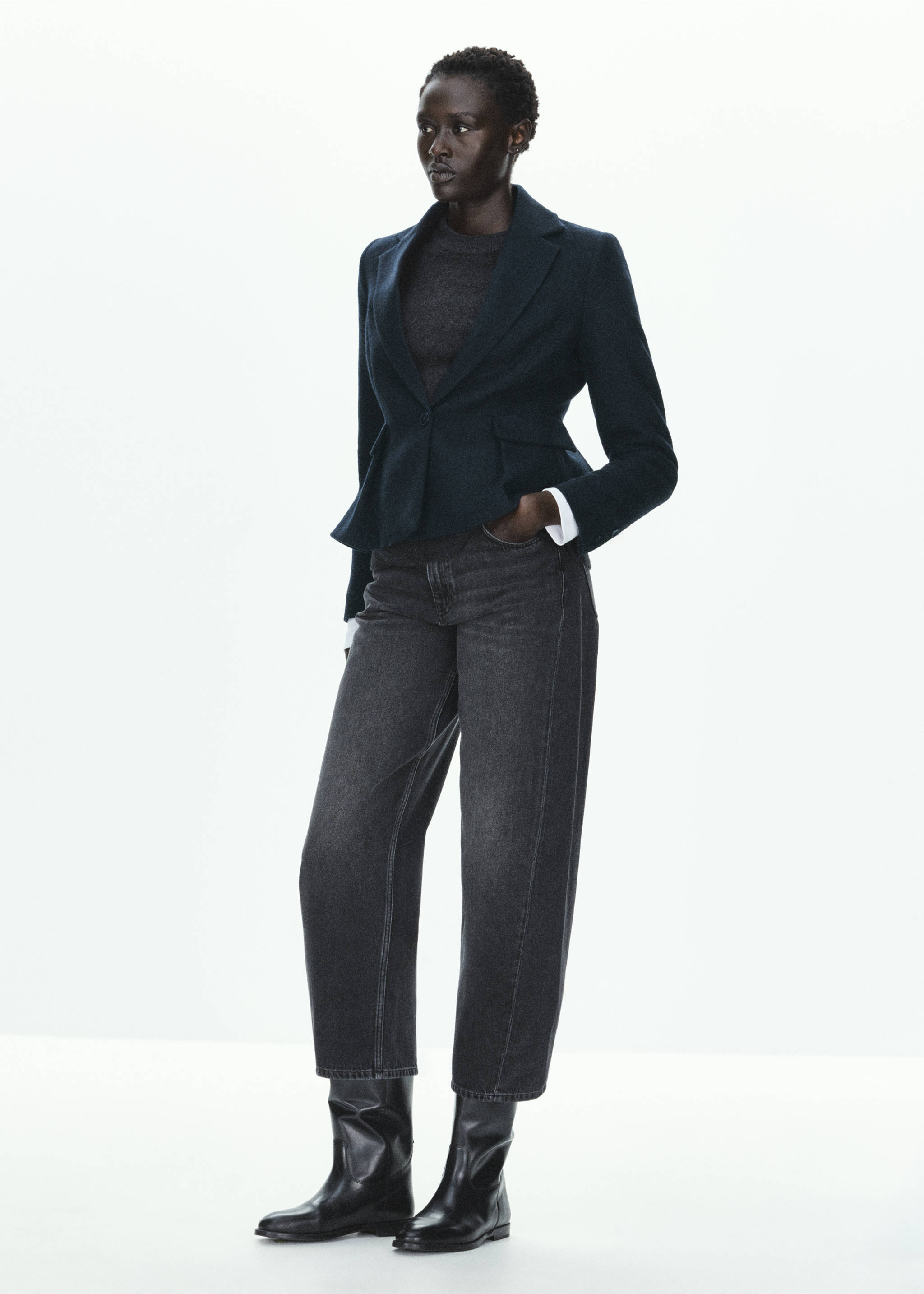 Blazer peplum com bolsos - Plano geral, Azul-marinho escuro. Ref: 37067942-00.