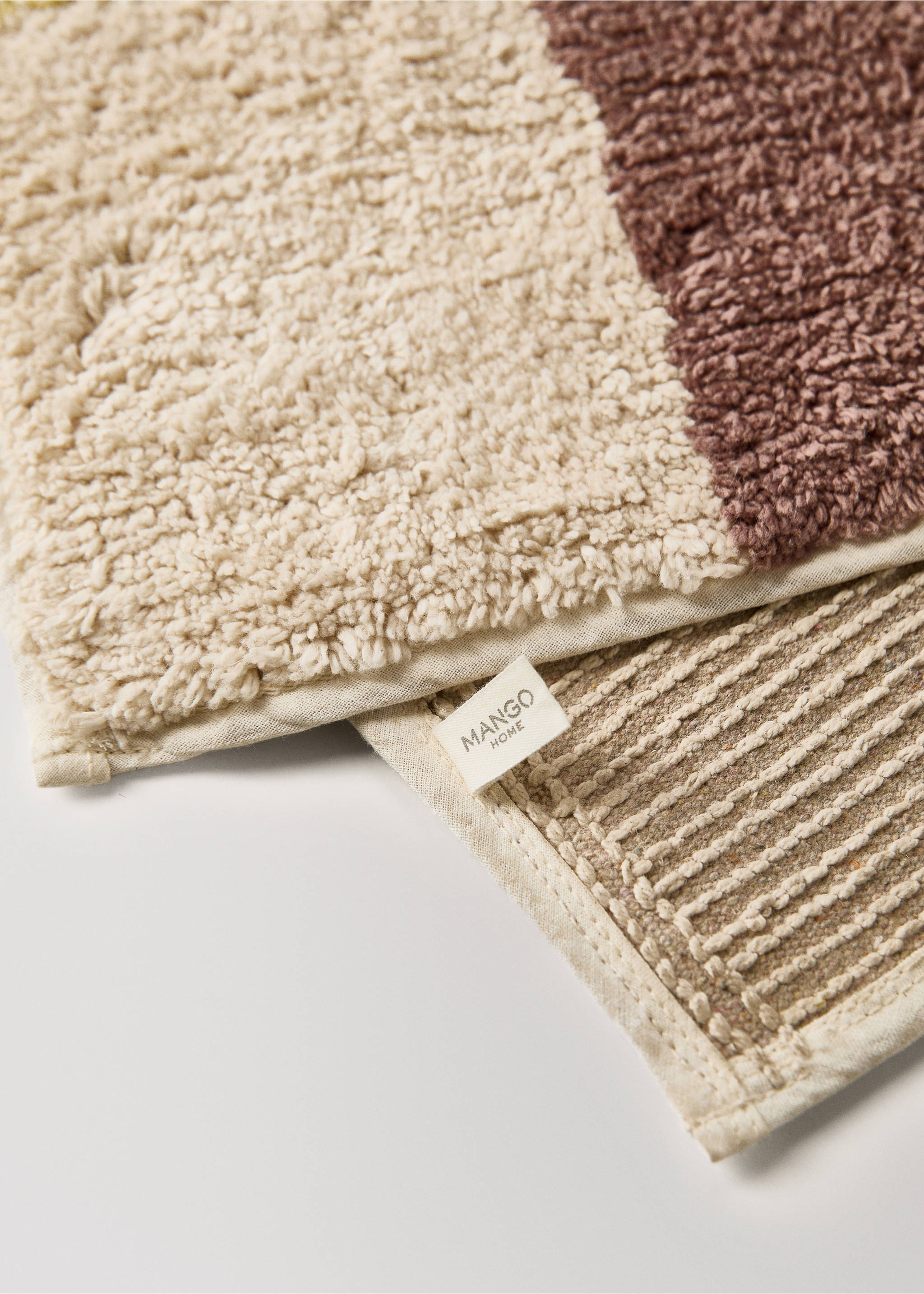 Children's coloured bathroom mat - Details of the article 2, Off White. Ref: 37068263-00.