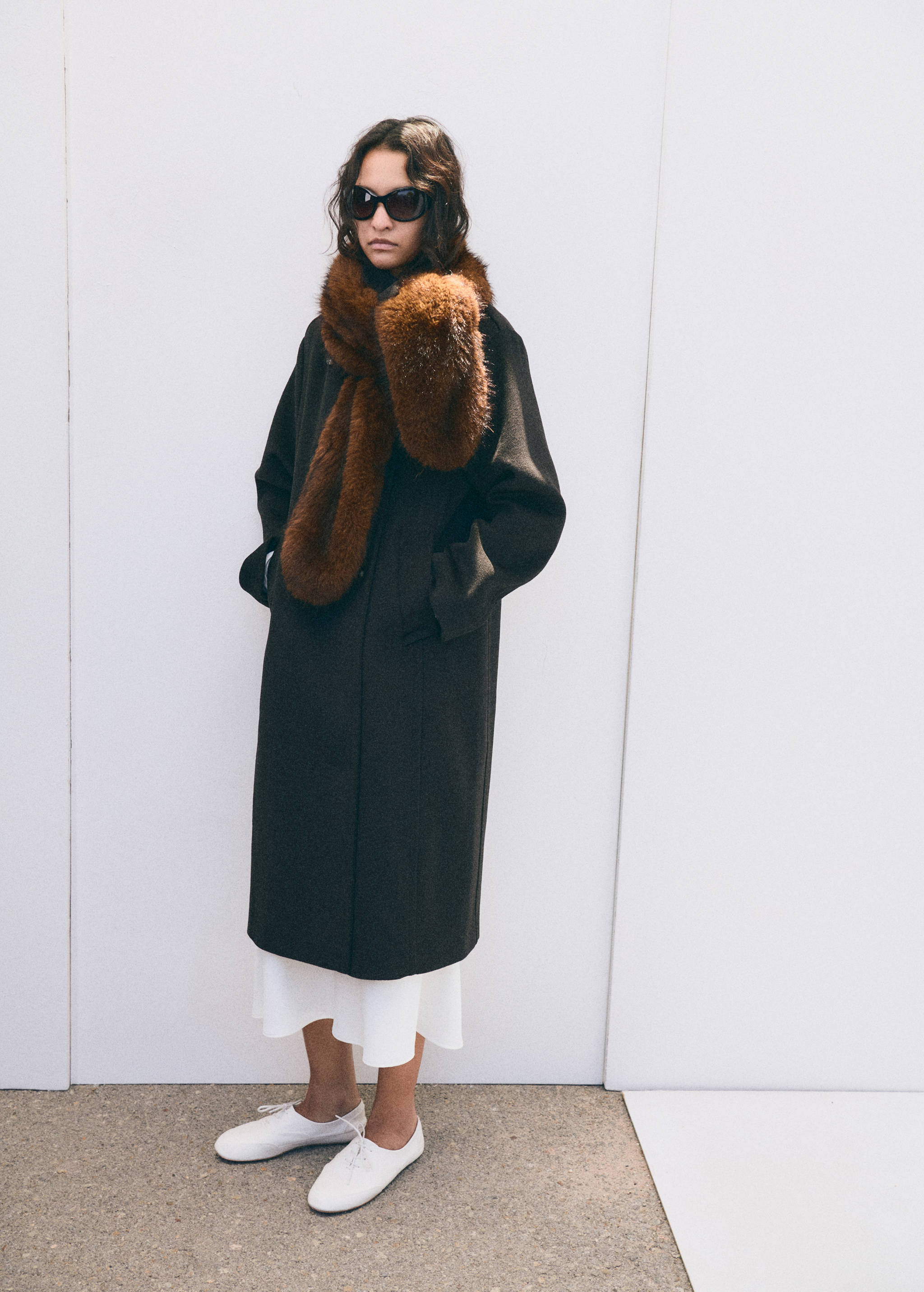 Wool funnel neck coat - General plane