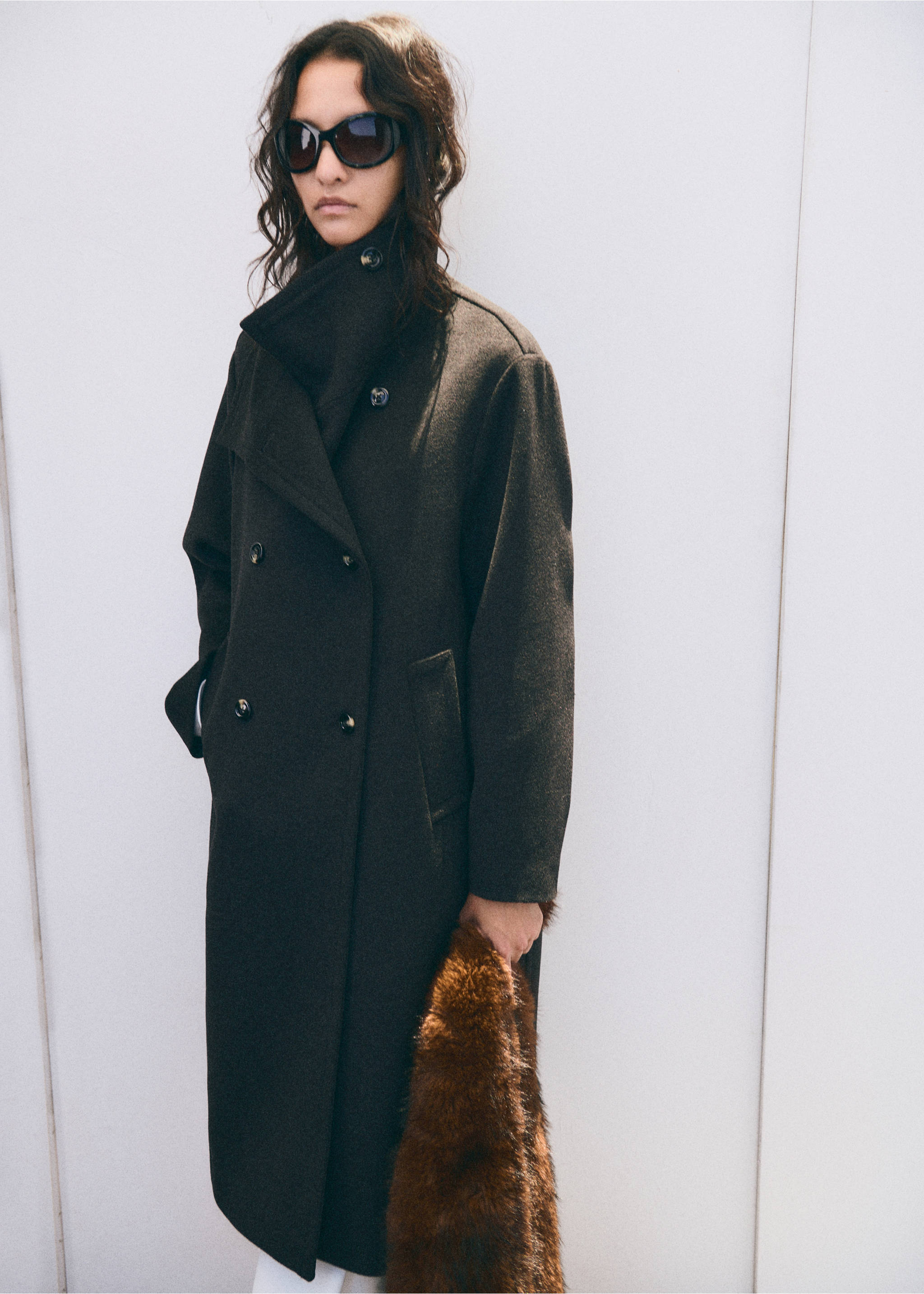 Wool funnel neck coat - Medium plane, Chocolate. Ref: 37068273-00.