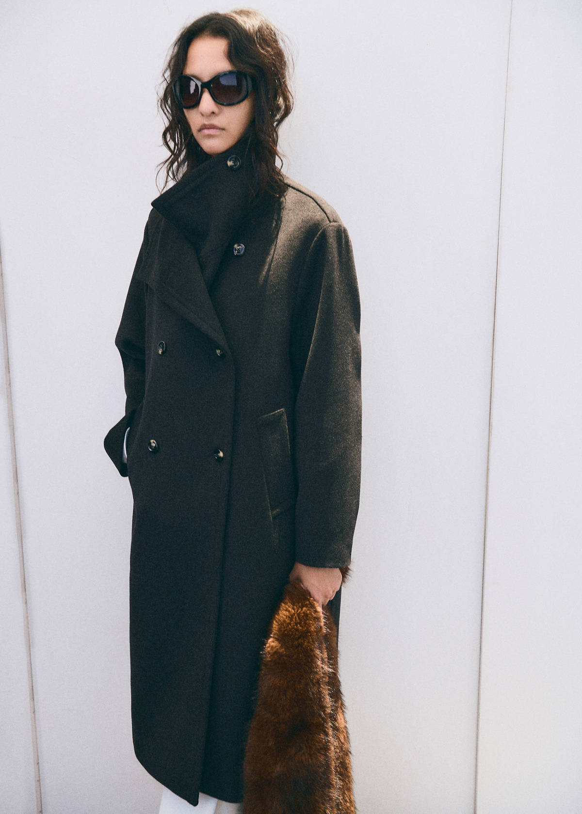 Wool blend coat with funnel neck — Chocolate