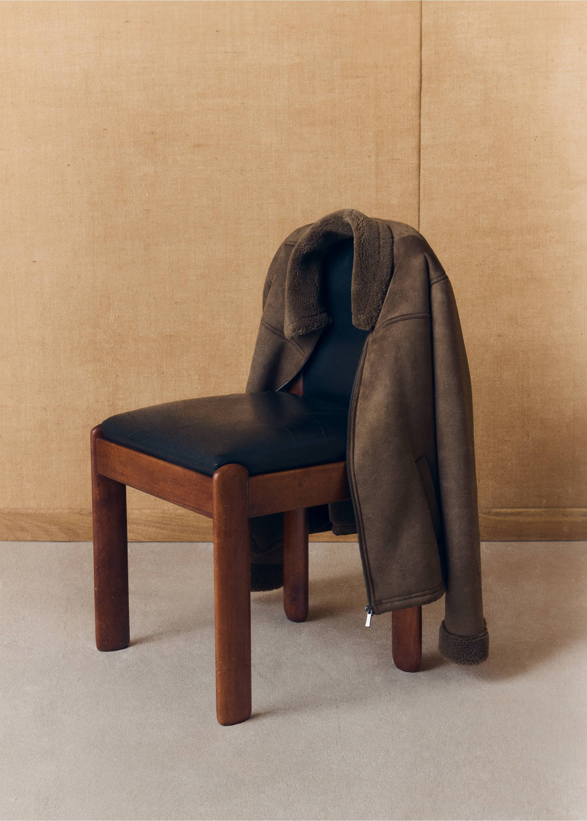 Suede effect sheepskin coat - Details of the article 5, Brown. Ref: 37068283-00.