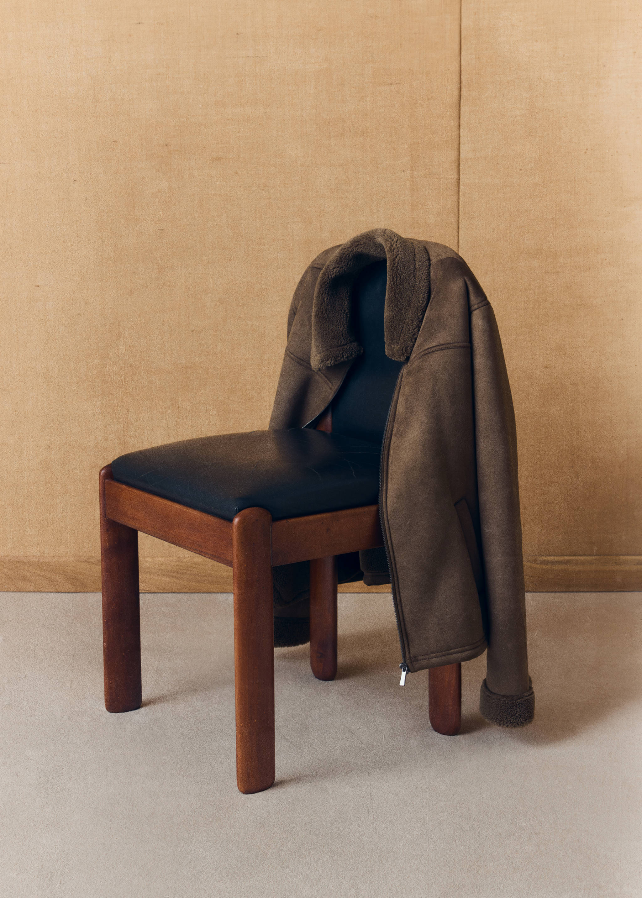 Suede effect sheepskin coat - Details of the article 5
