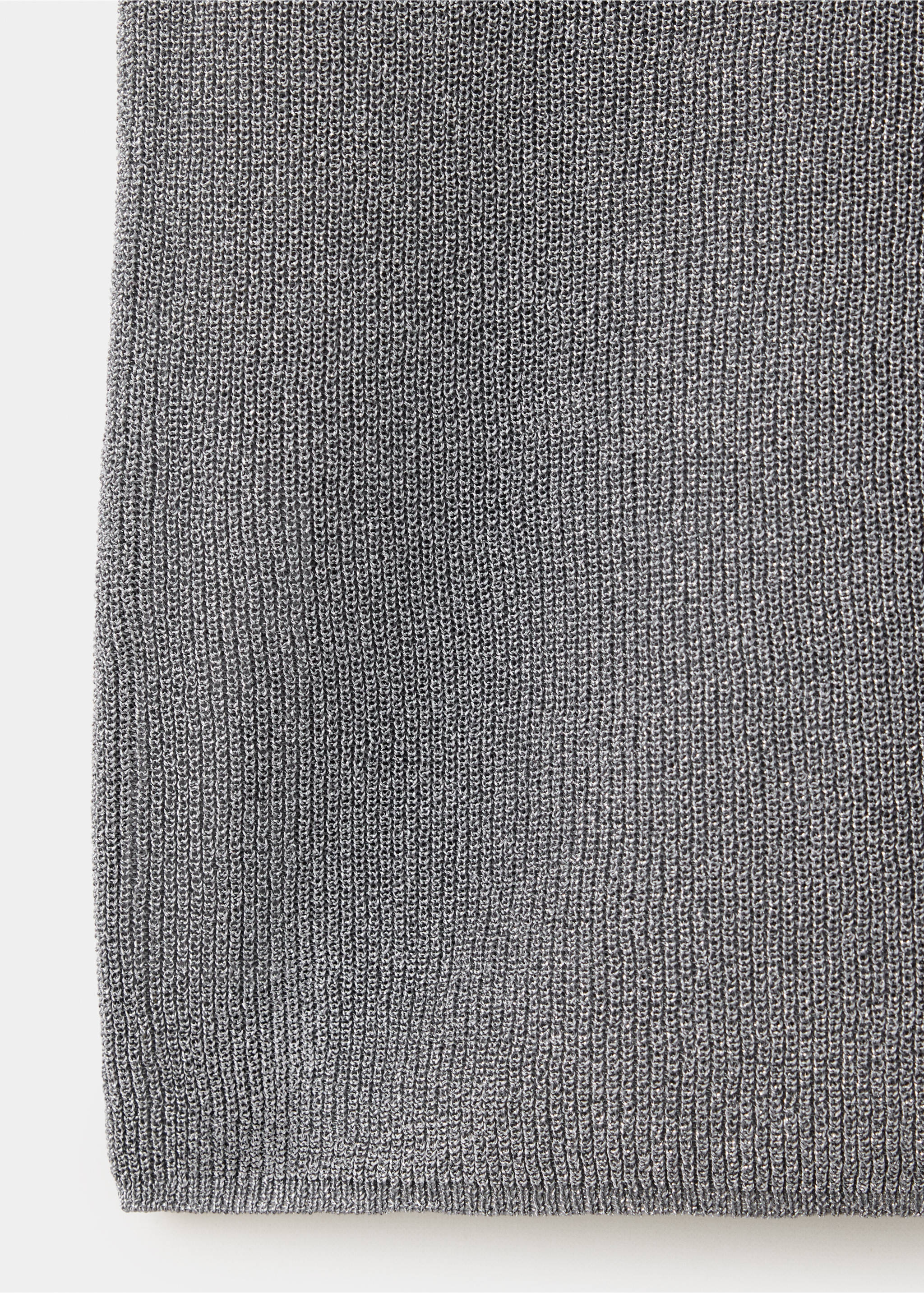 Close-up of a grey metallic knit top fabric detail., Silver. Ref: 37069126-00.
