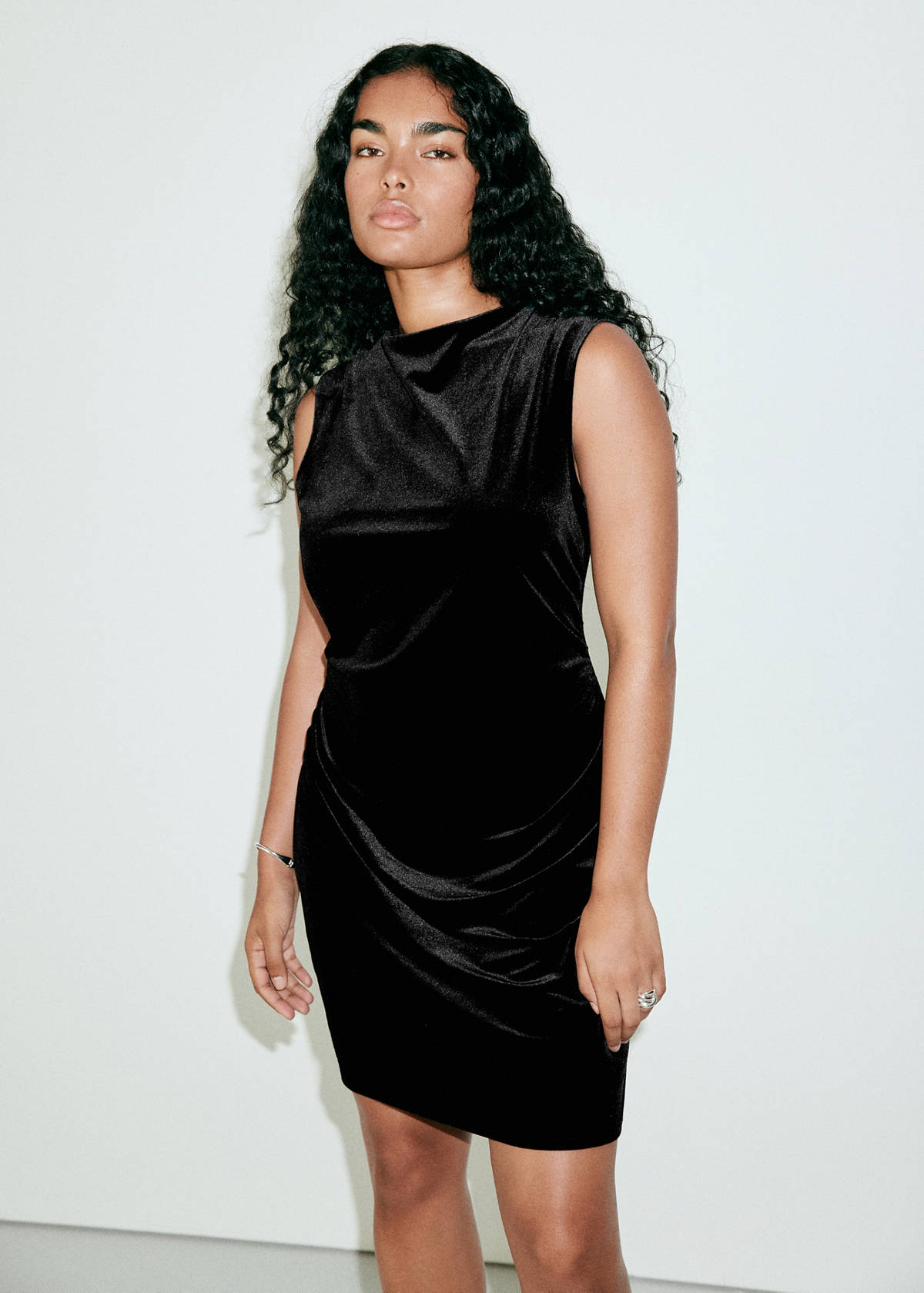 Velvet short dress — Black