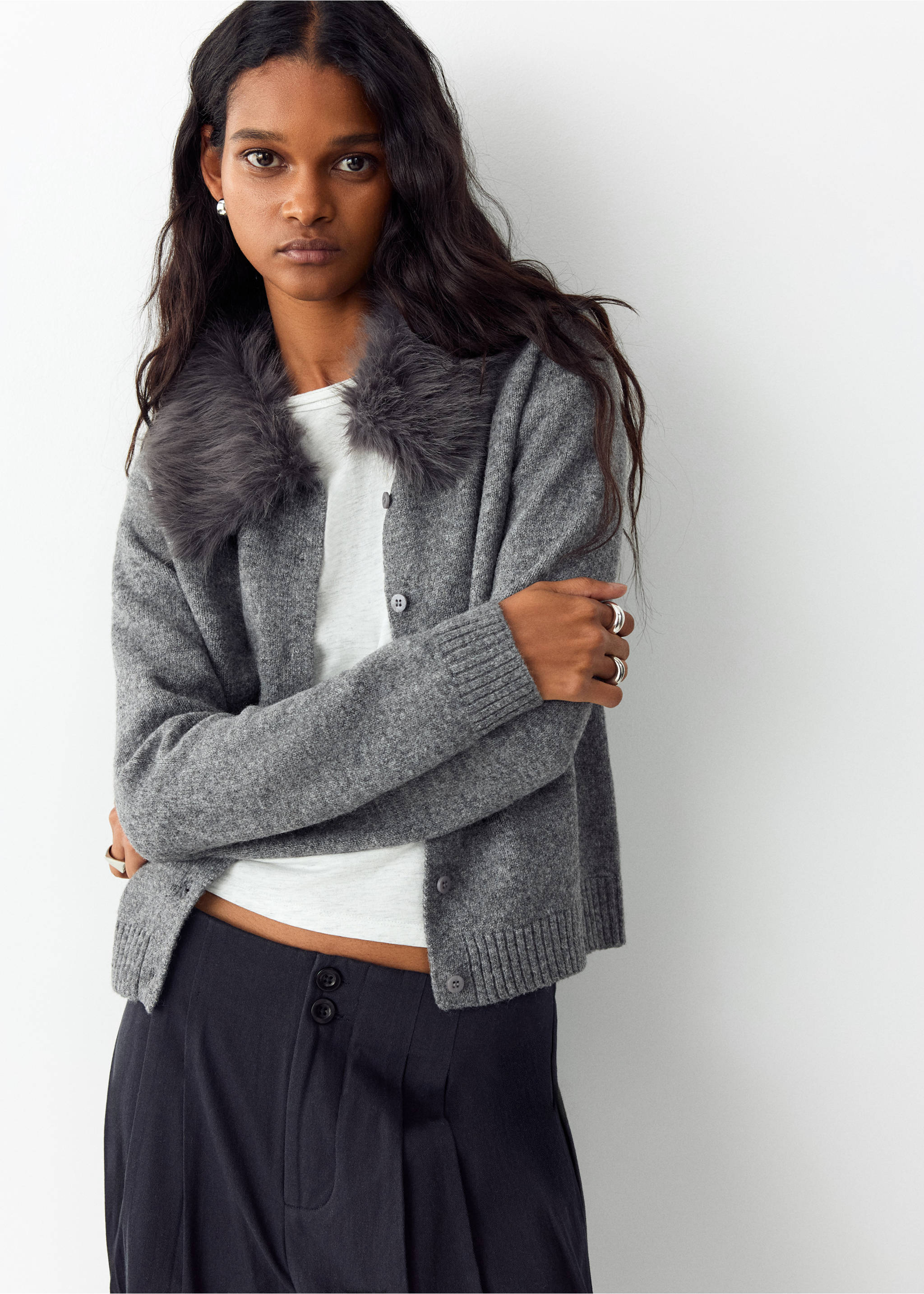 Grey knit cardigan with a dark grey faux-fur collar and button fastening., Medium Heather Grey. Ref: 37069134-00.