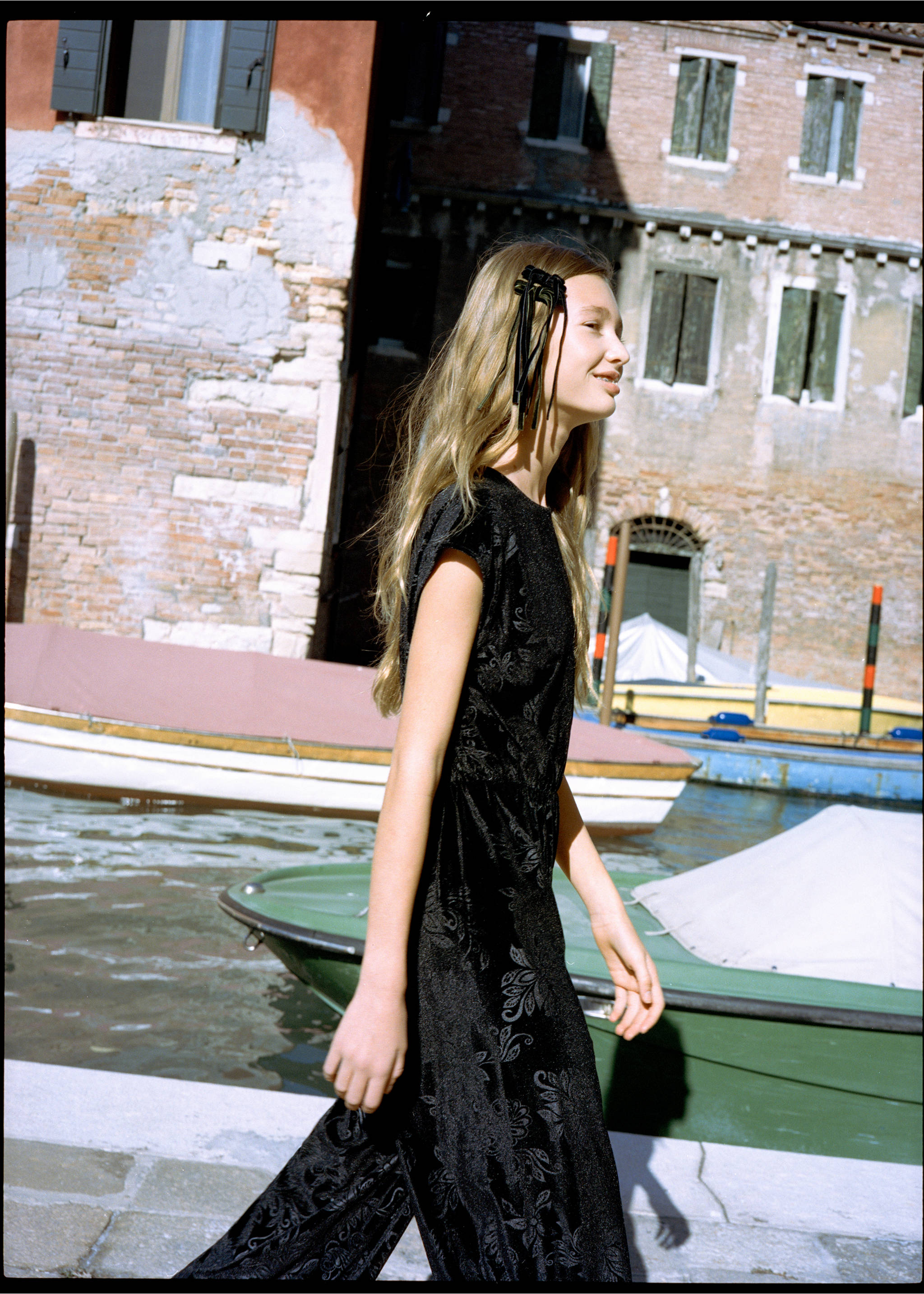 Black patterned sleeveless jumpsuit., Black. Ref: 37069208-00.
