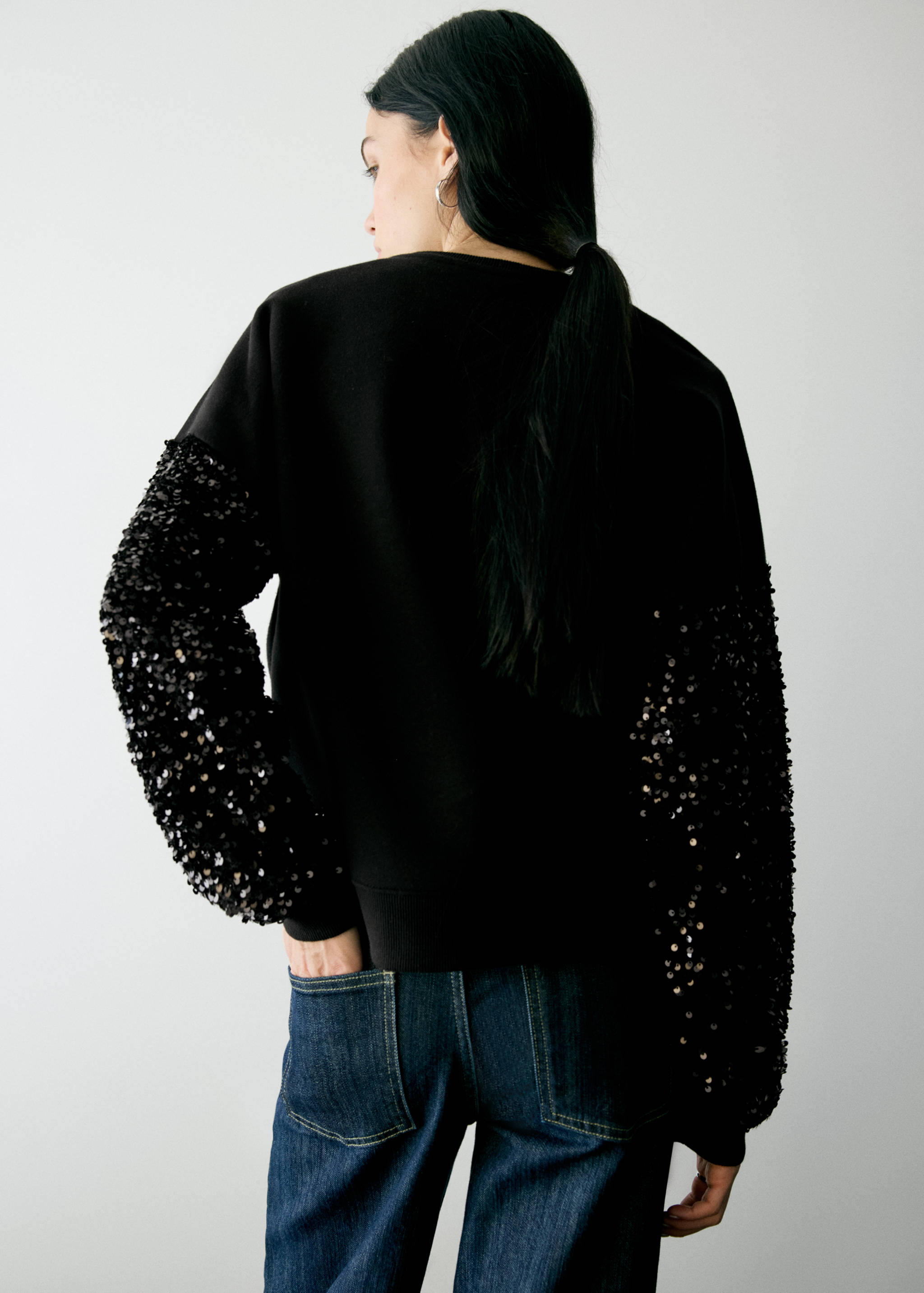 Sequin sleeve sweatshirt - Reverse of the article
