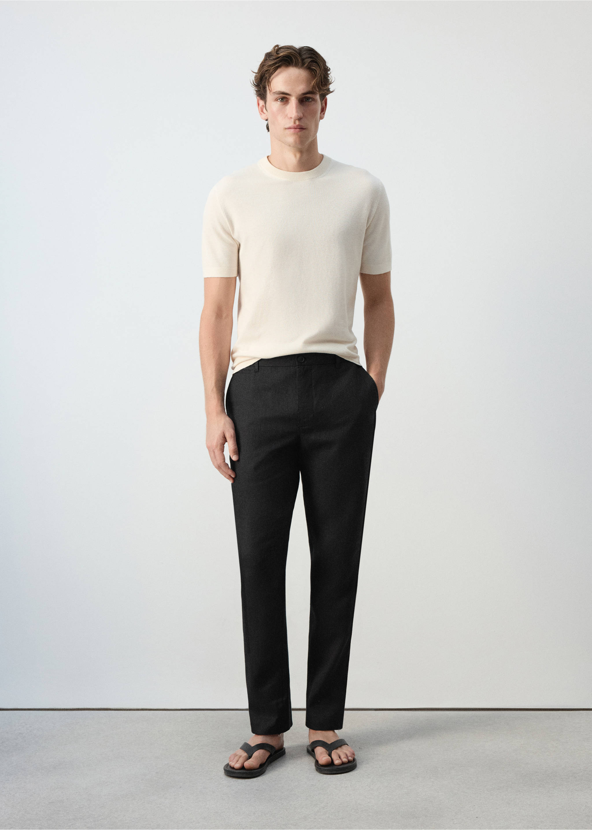 Slim Fit-Hose aus 100 % Leinen - Allgemeine Ansicht, Schwarz. Ref: 37071330-00.