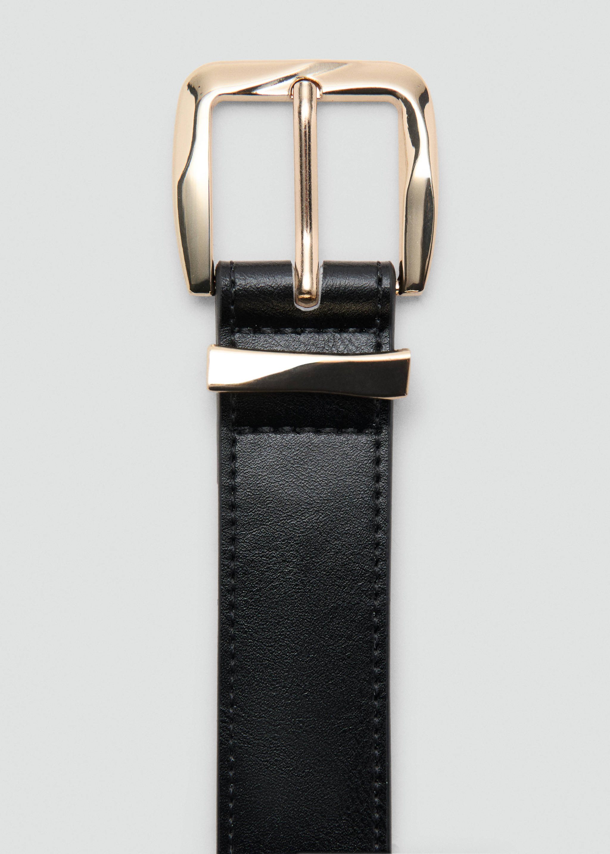 Embossed buckle belt - Details of the article 1