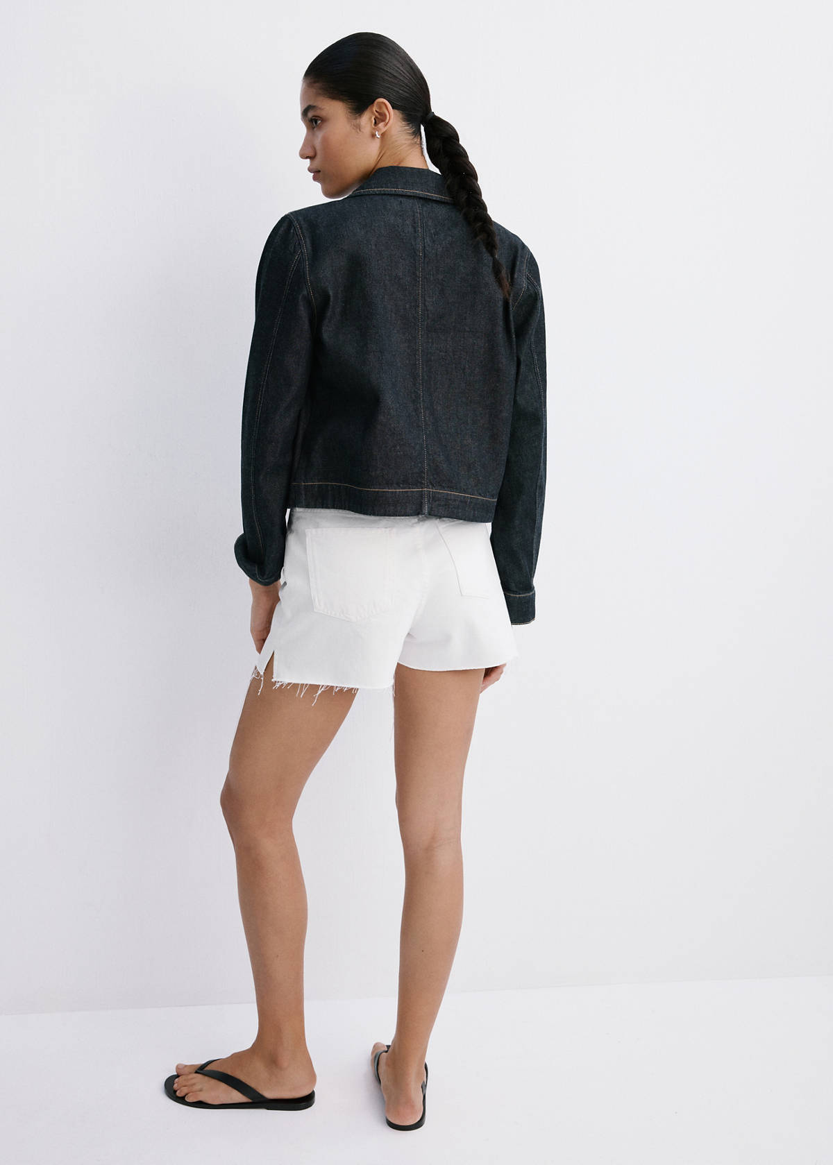 Denim shorts with frayed hem — White