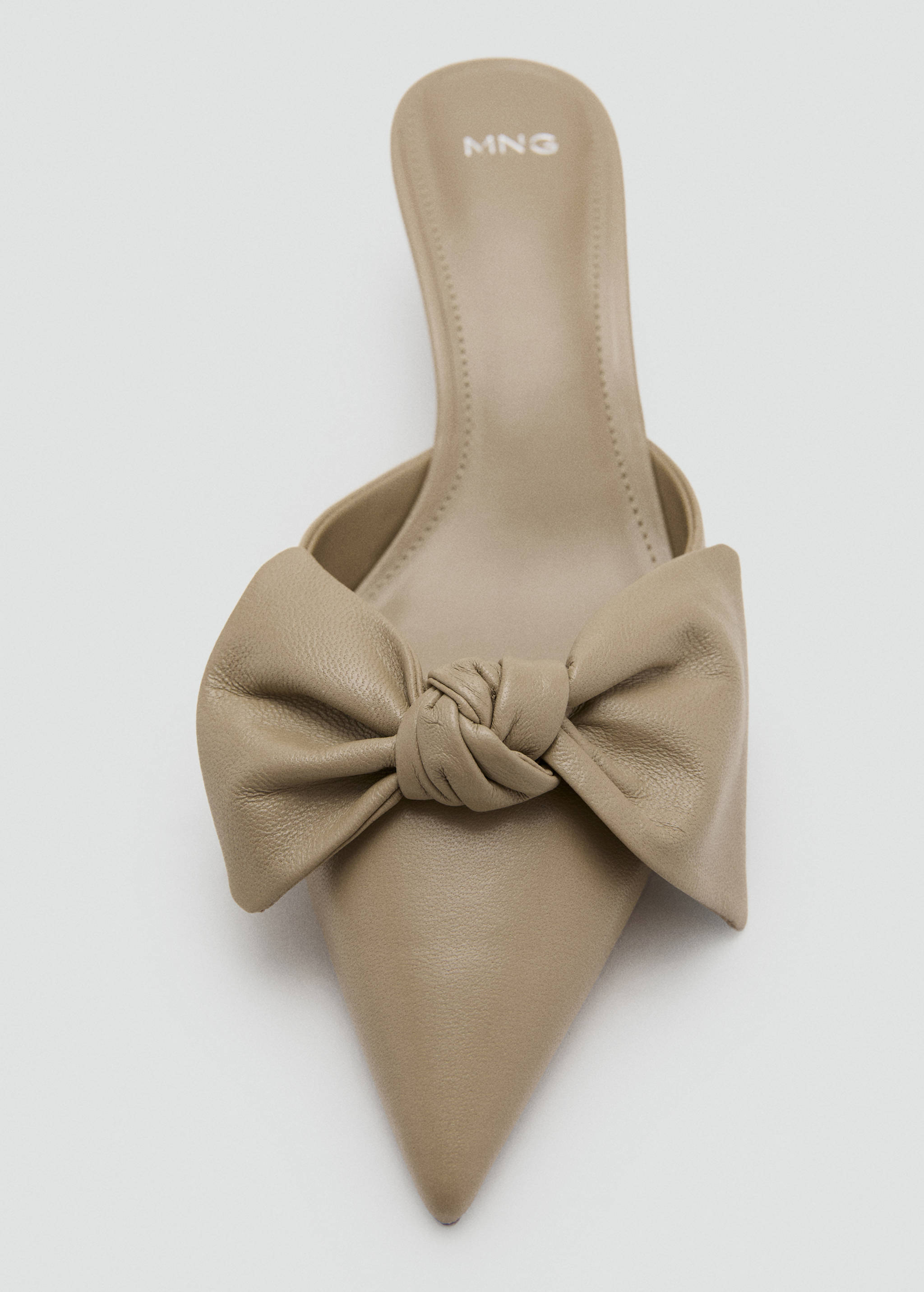 Кожаные туфли на каблуке с бантиком - Деталь изделия 2