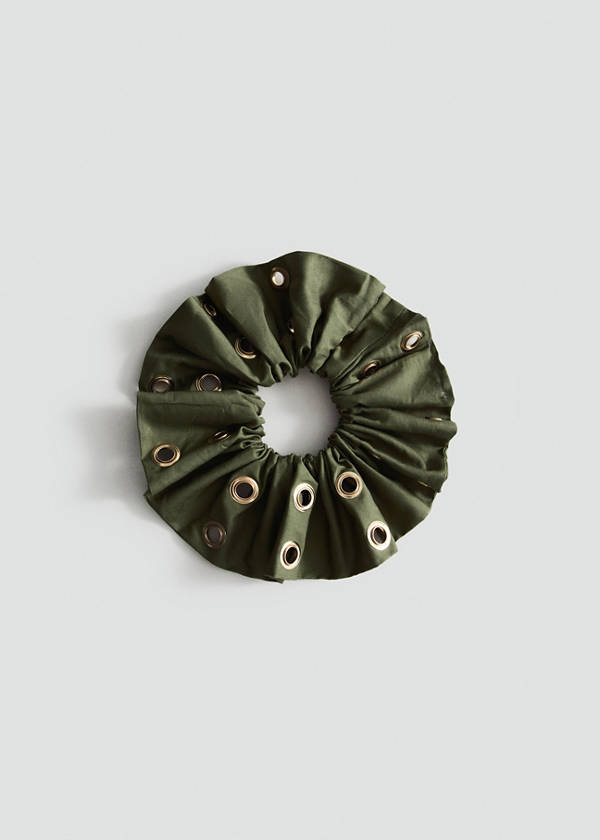 Studded scrunchie — Khaki