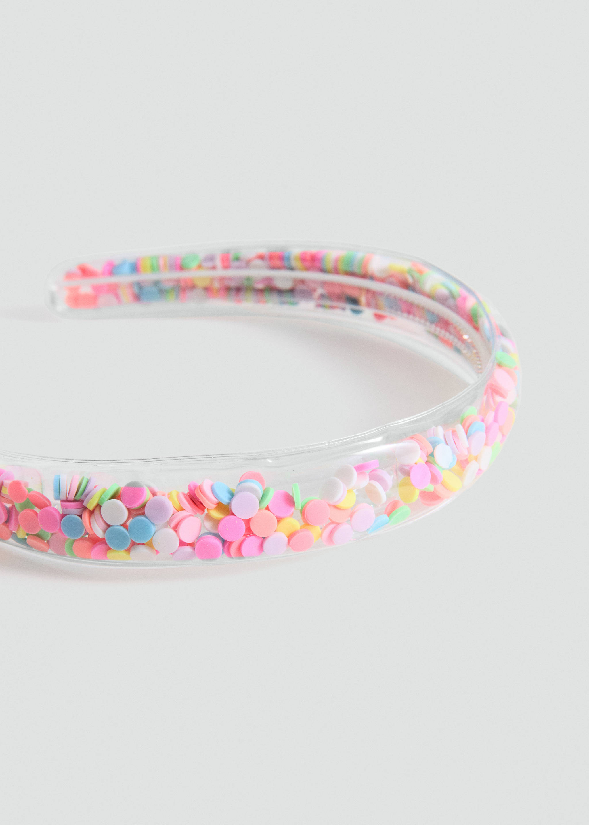 Serre-tête confettis - Plan moyen